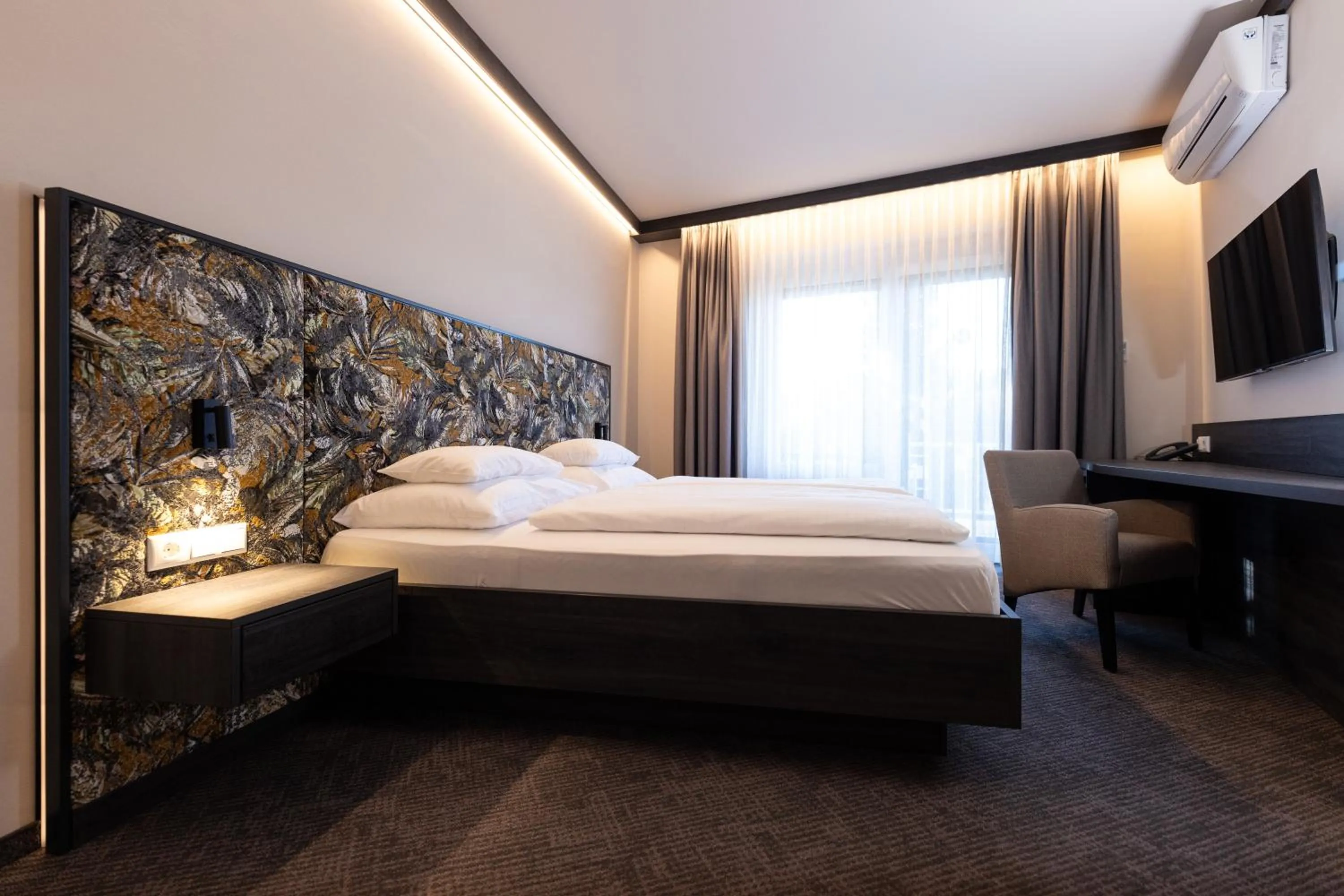 Bedroom, Bed in Thermalhotel Leitner