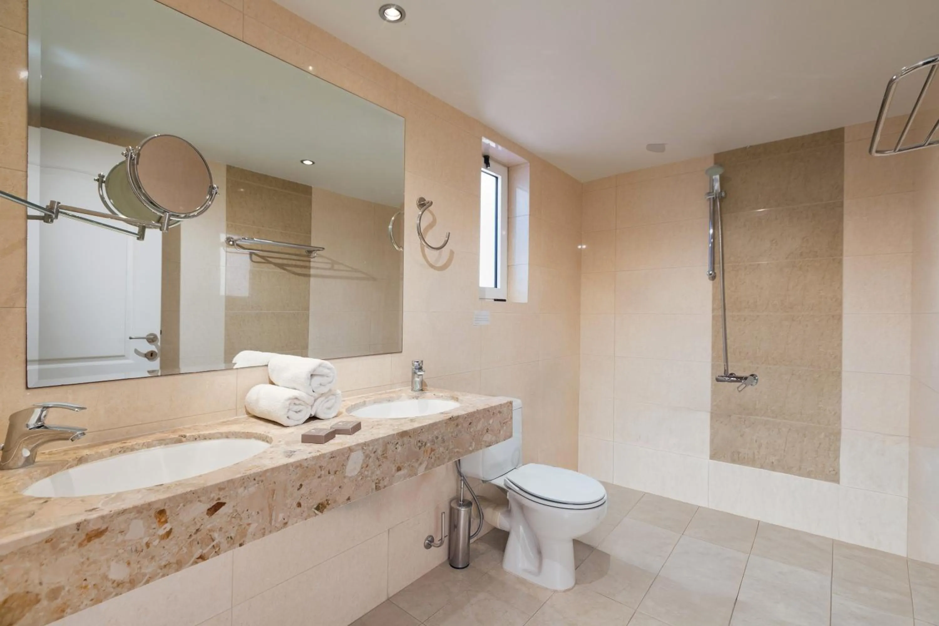 Bathroom in Aeolian Village Beach Resort
