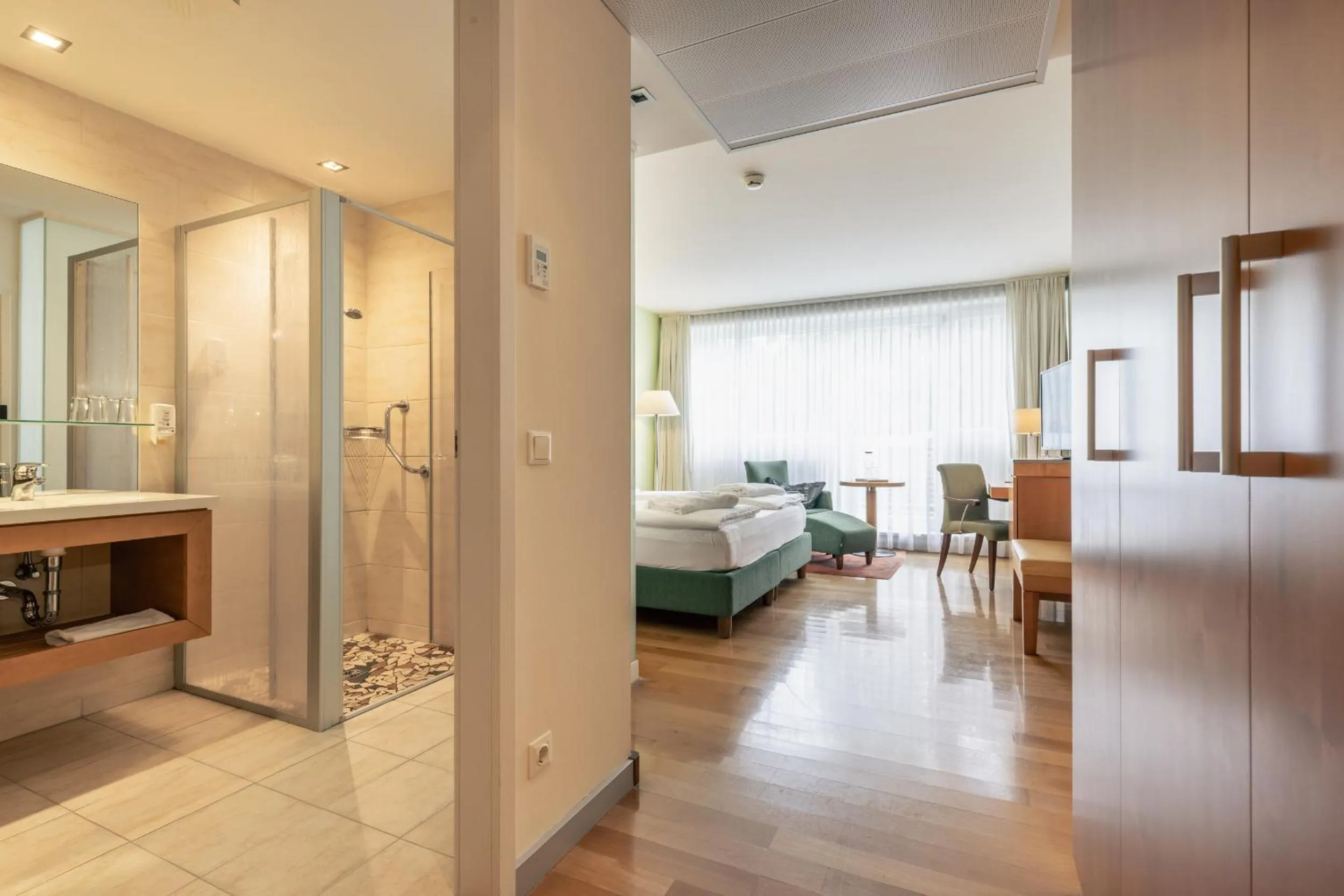 Photo of the whole room, Bed in Reduce Hotel Vital