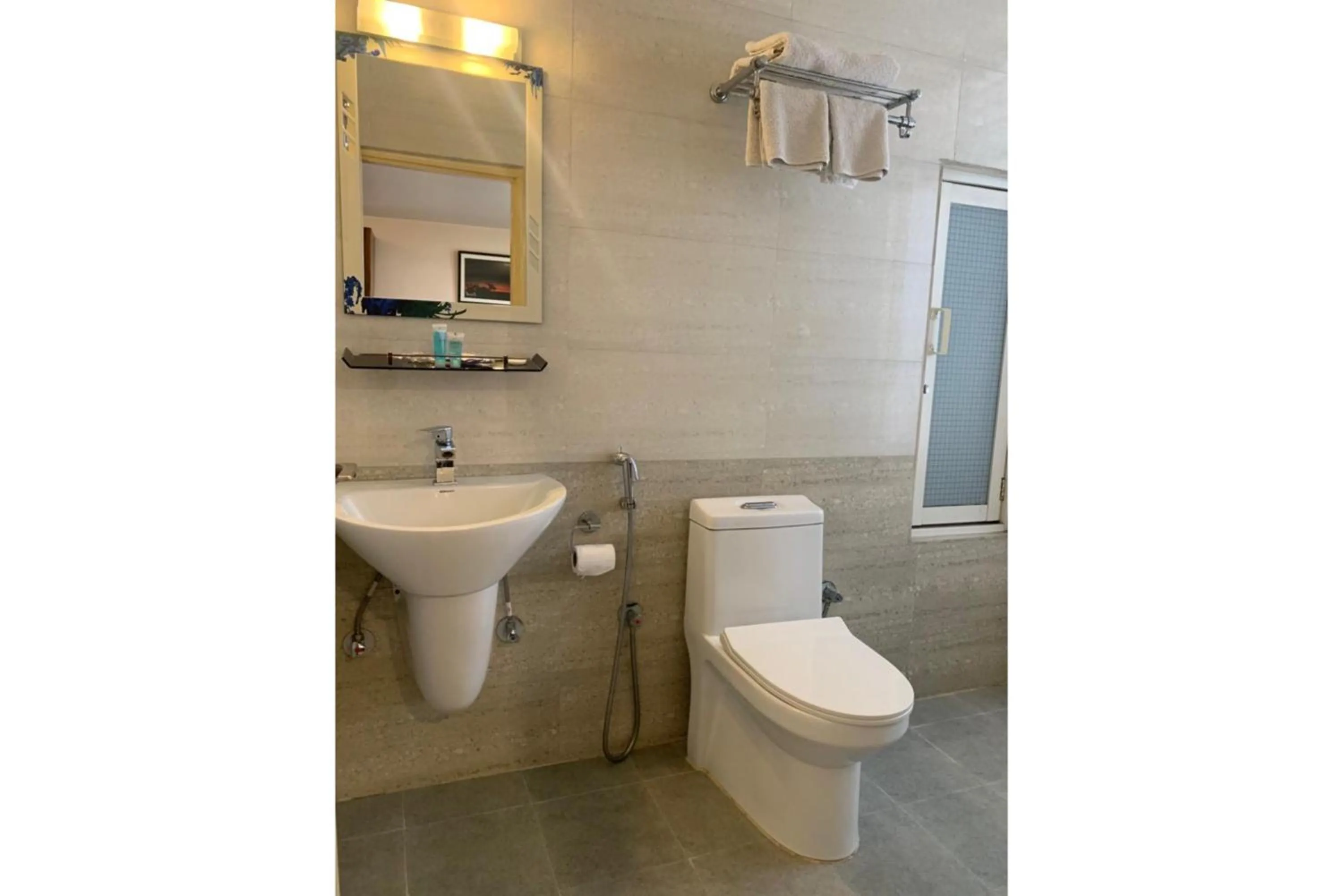 Bathroom in Hotel Tapas