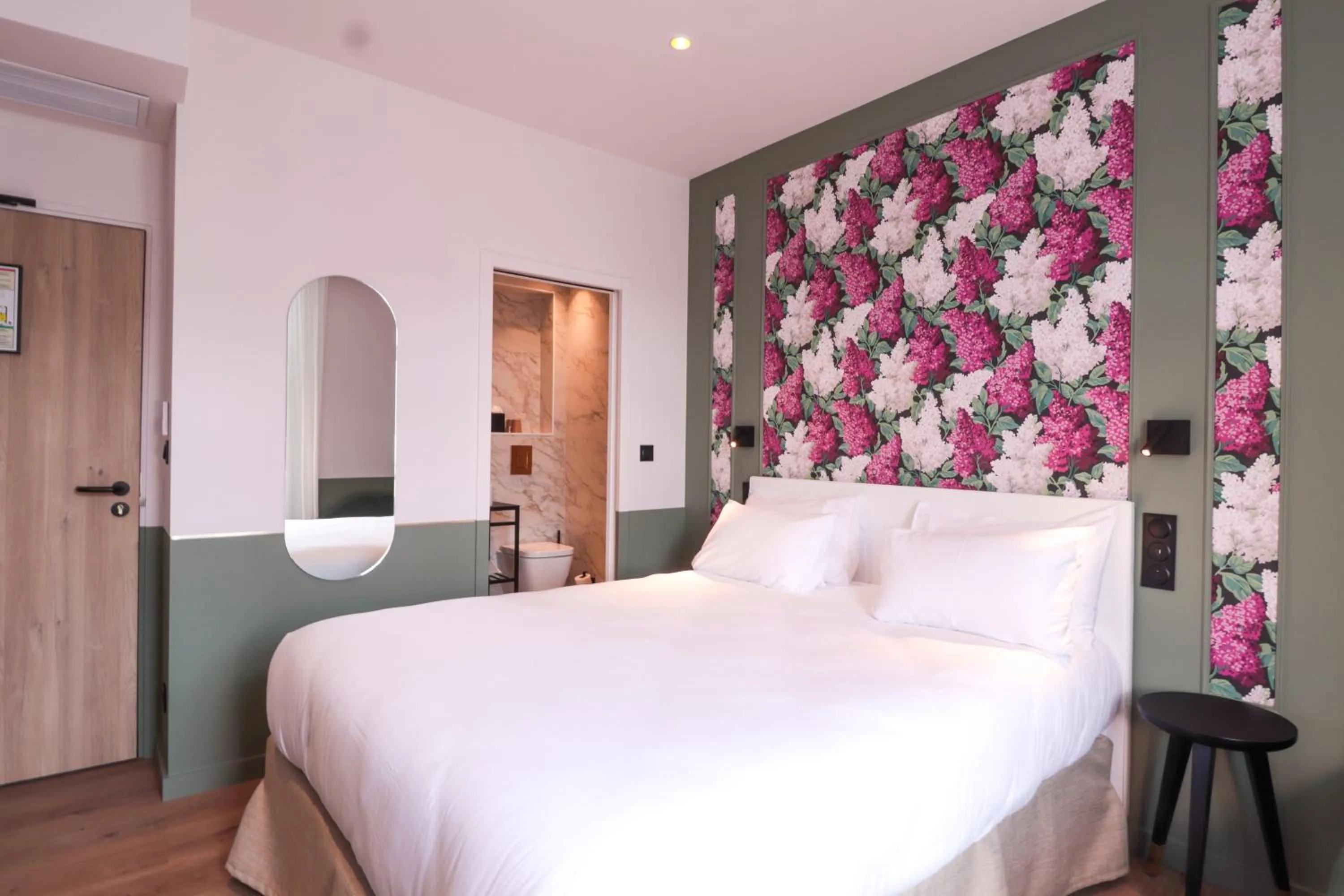 Bed in Hotel Continental