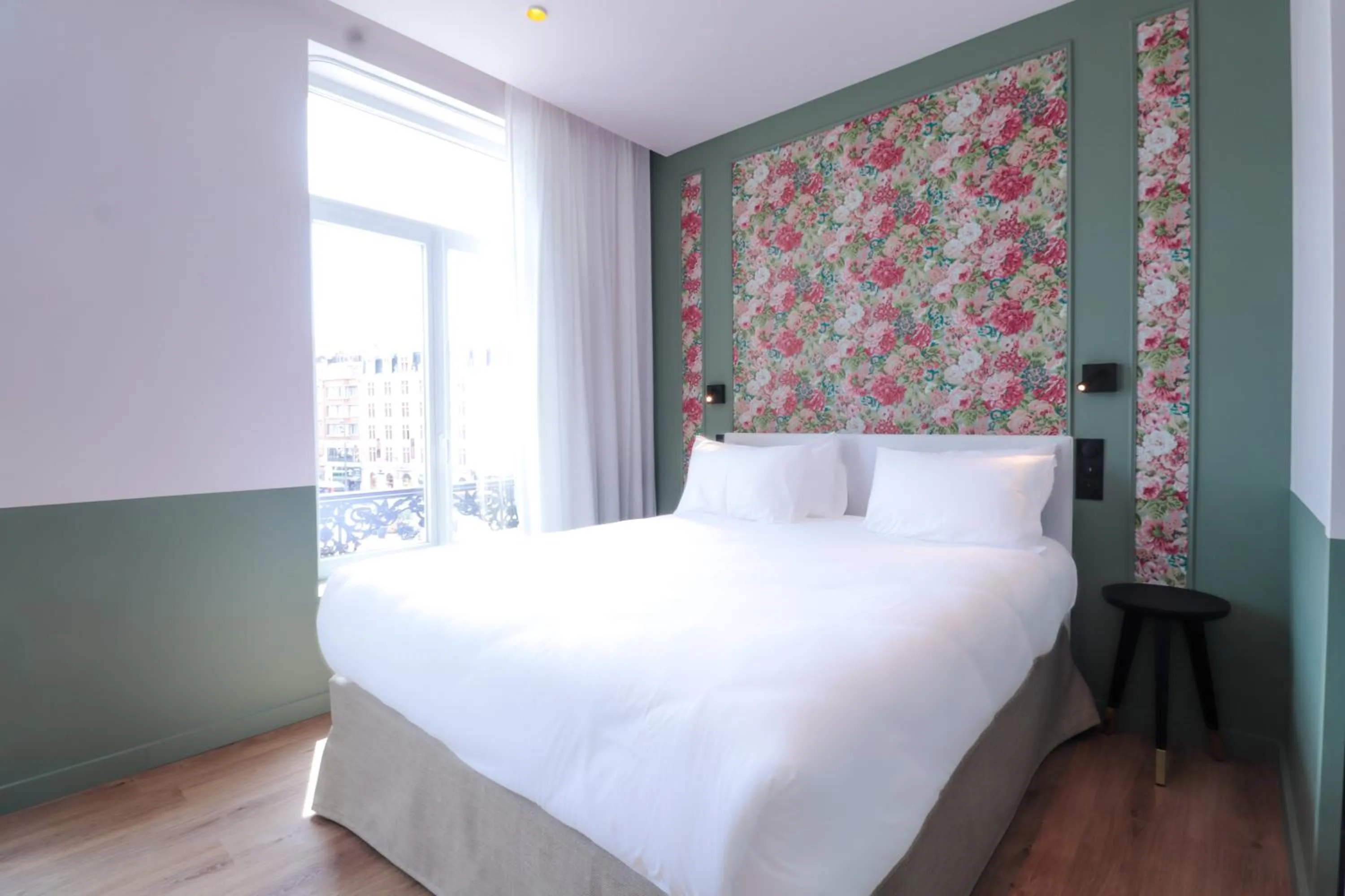 Bed in Hotel Continental