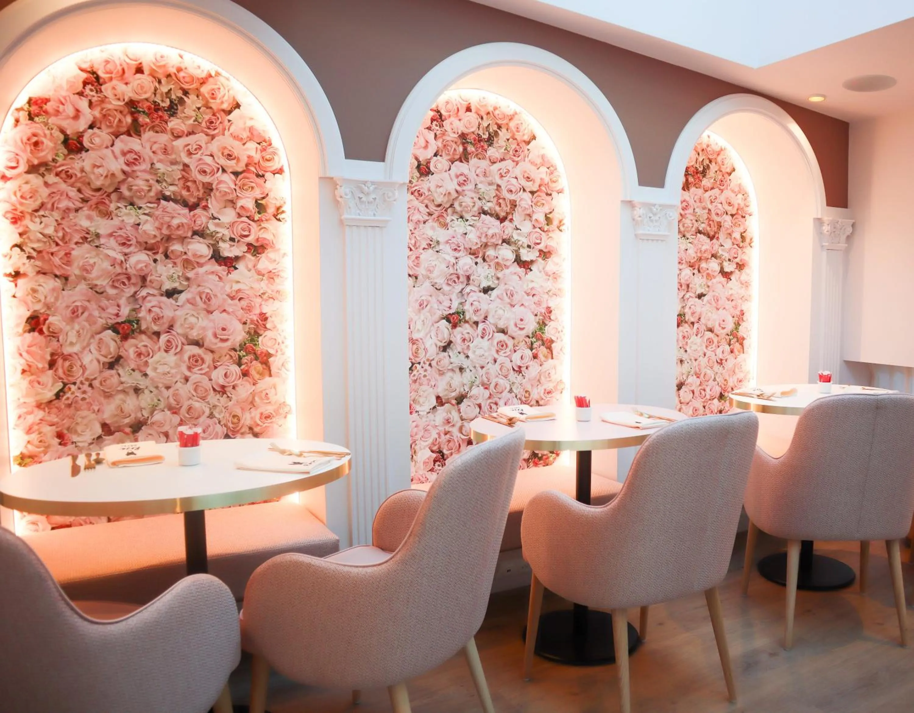 Breakfast, Lounge/Bar in Hotel Continental