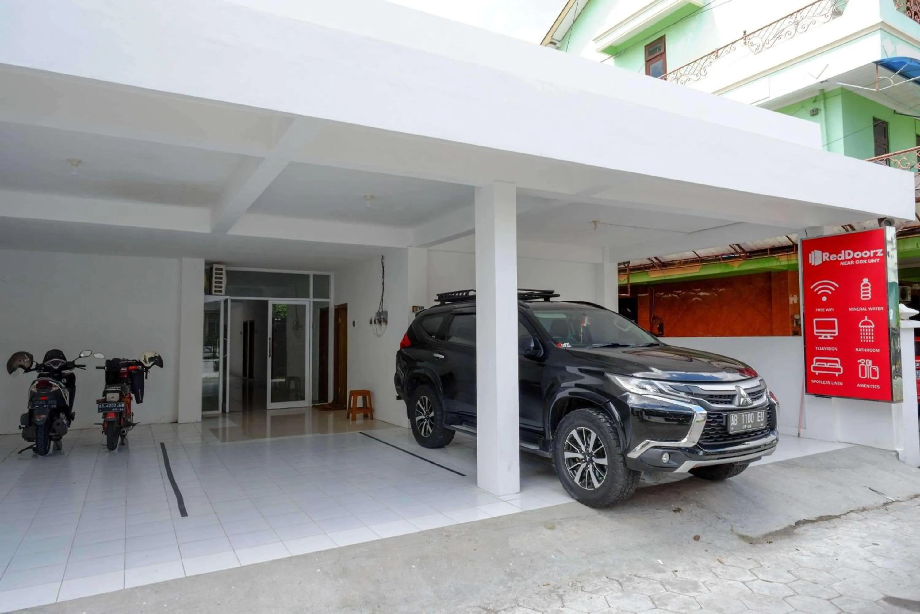 Parking in RedDoorz near GOR UNY