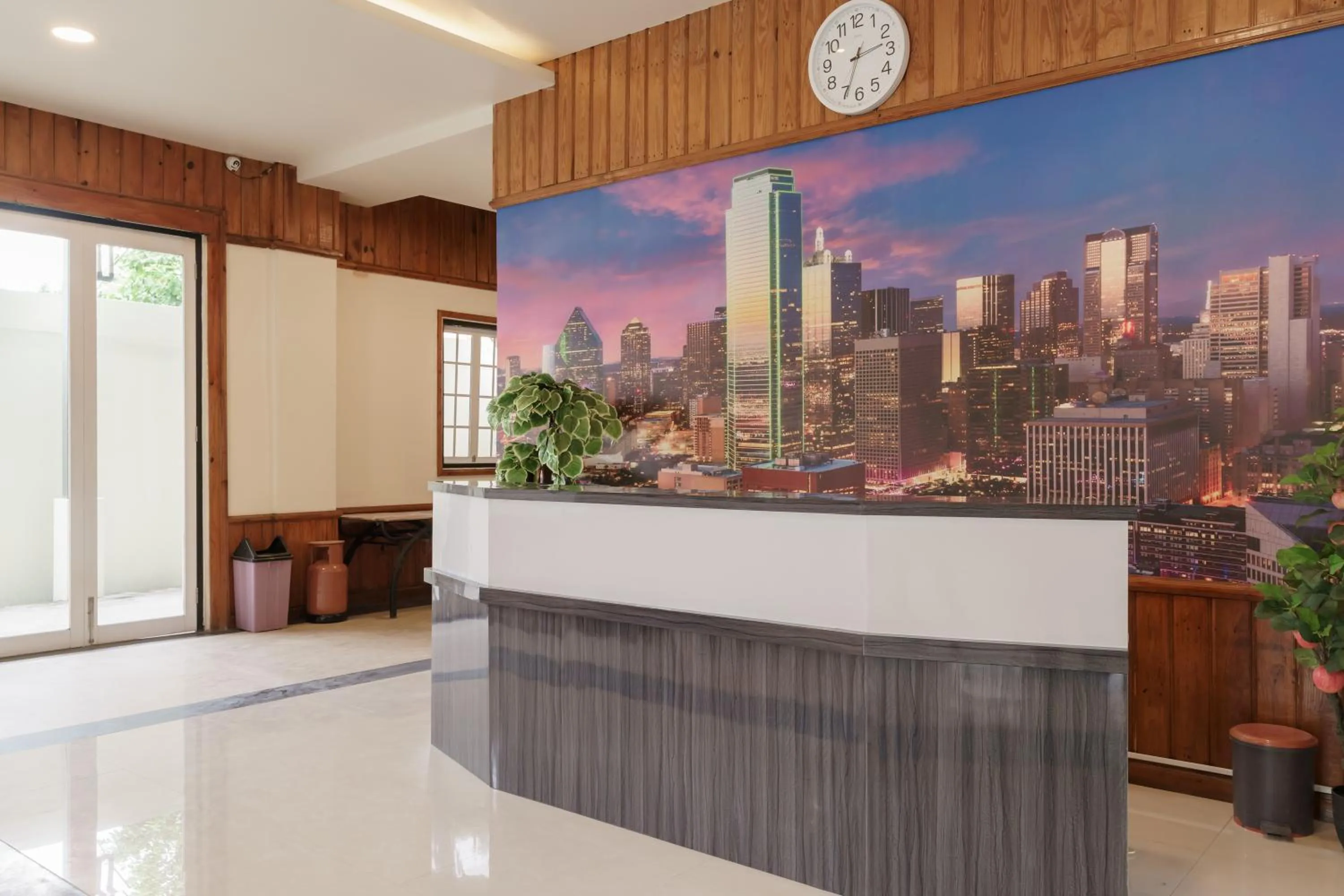 RedDoorz Plus @ Pondok Labu