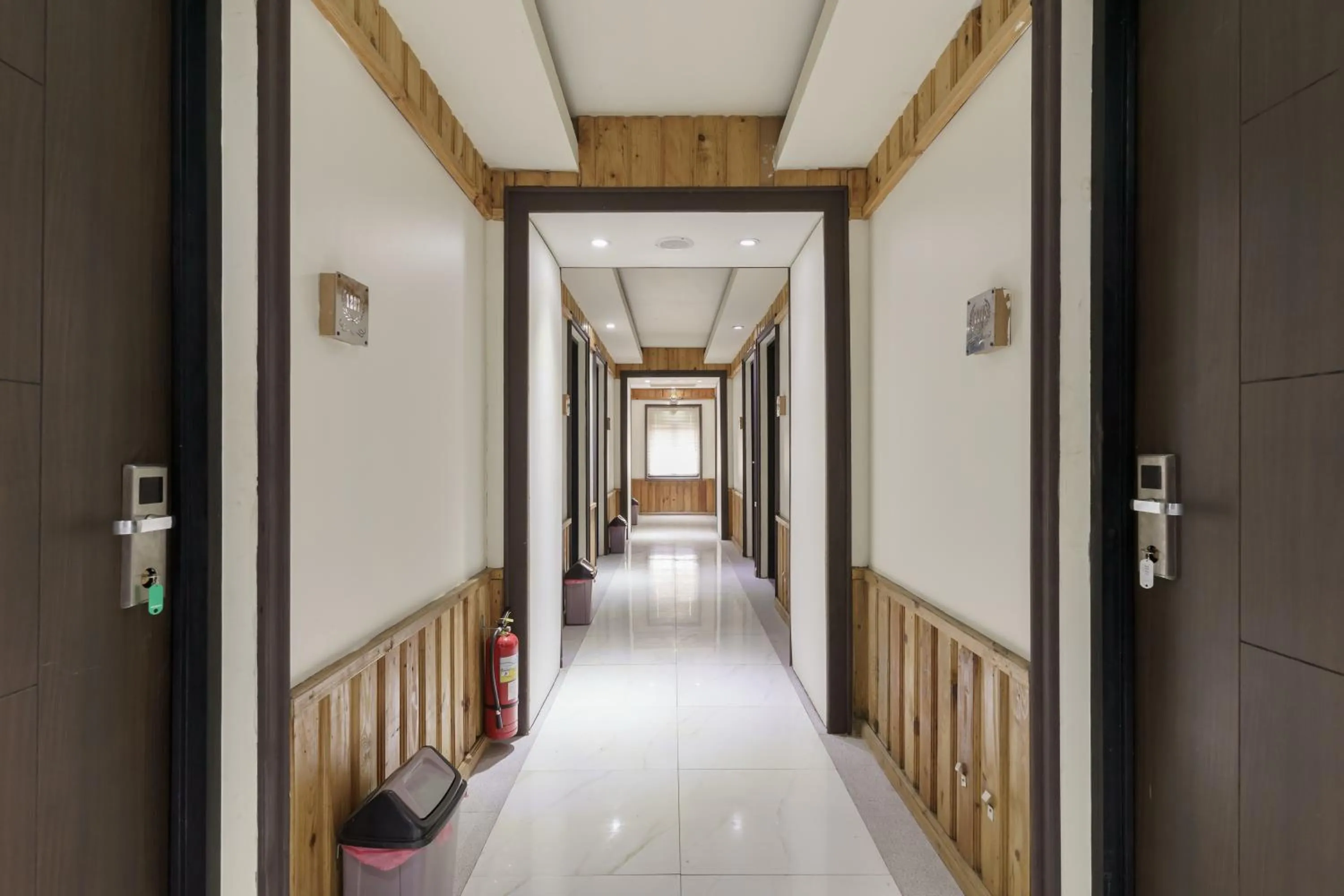 RedDoorz Plus @ Pondok Labu