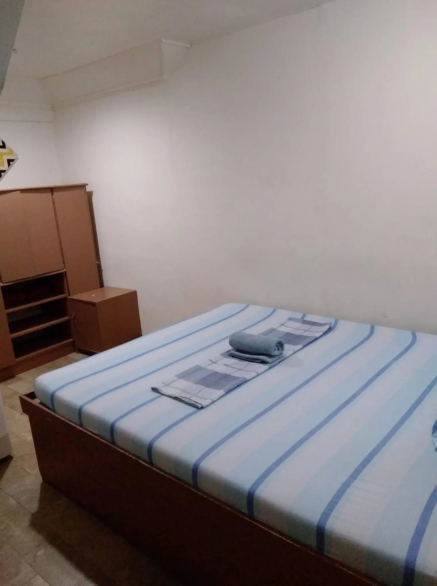 Bed in Providence Travellers Inn & Spa