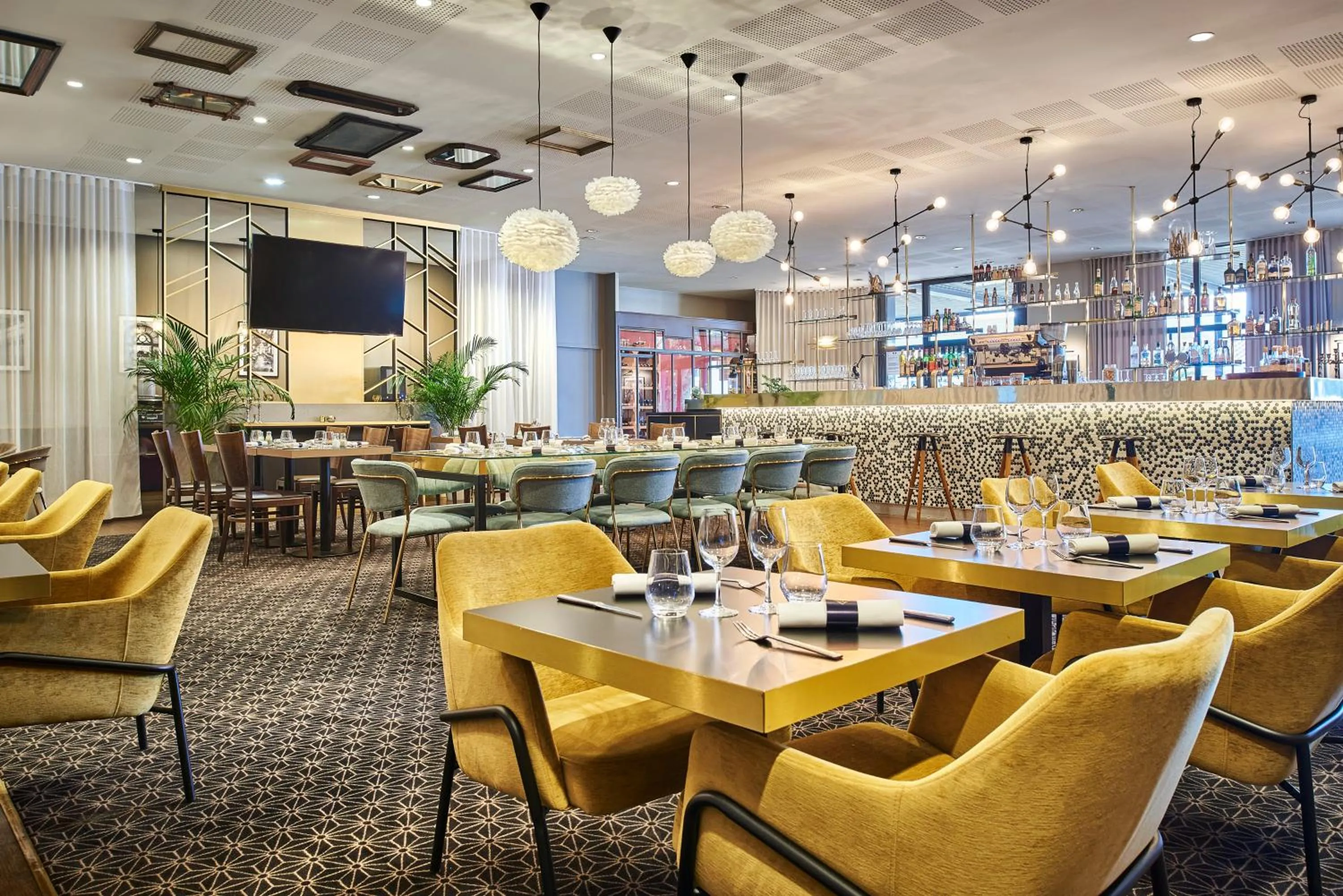 Restaurant/places to eat in Hotel Gatsby by HappyCulture