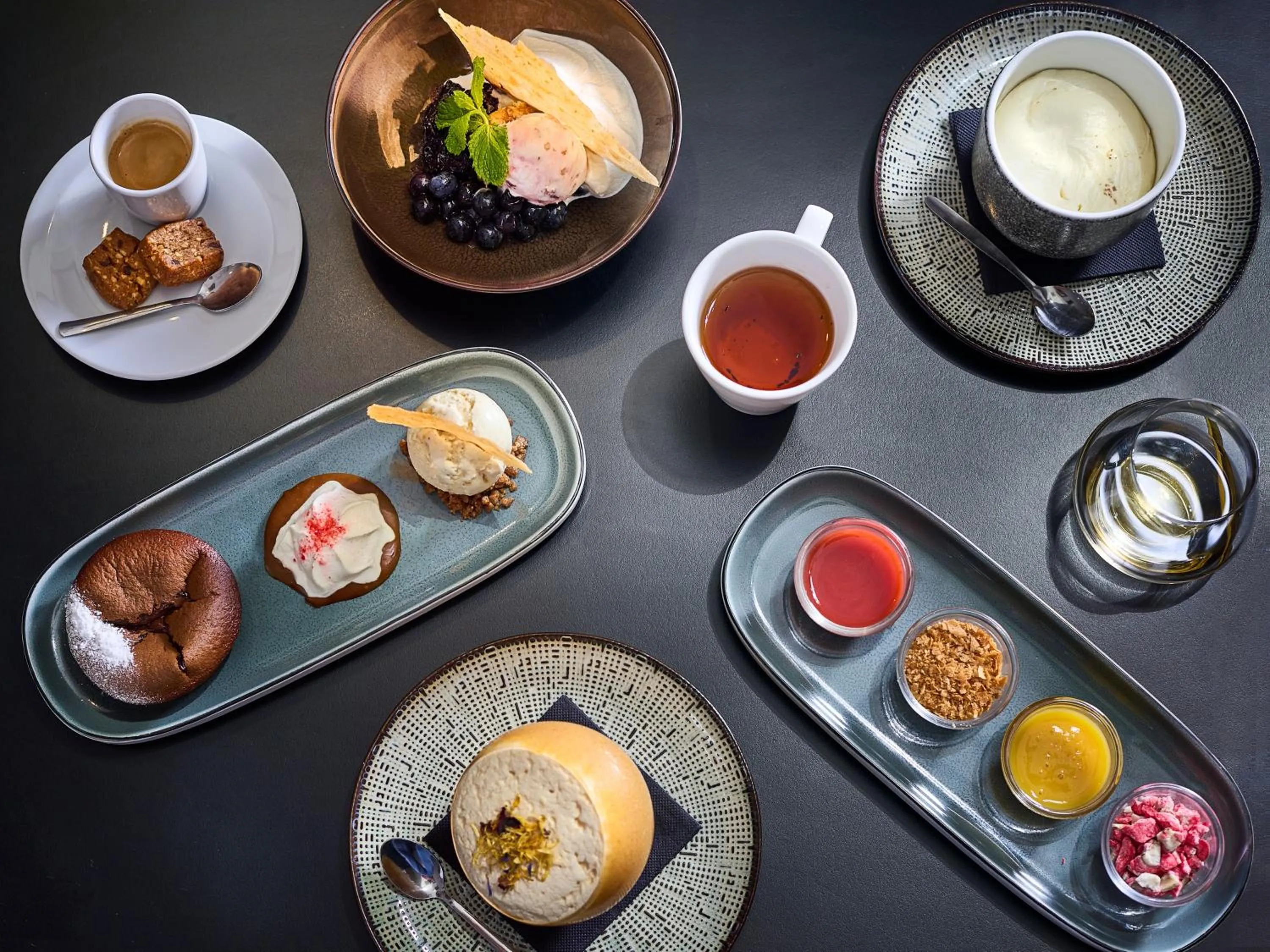 Food and drinks in Hotel Gatsby by HappyCulture