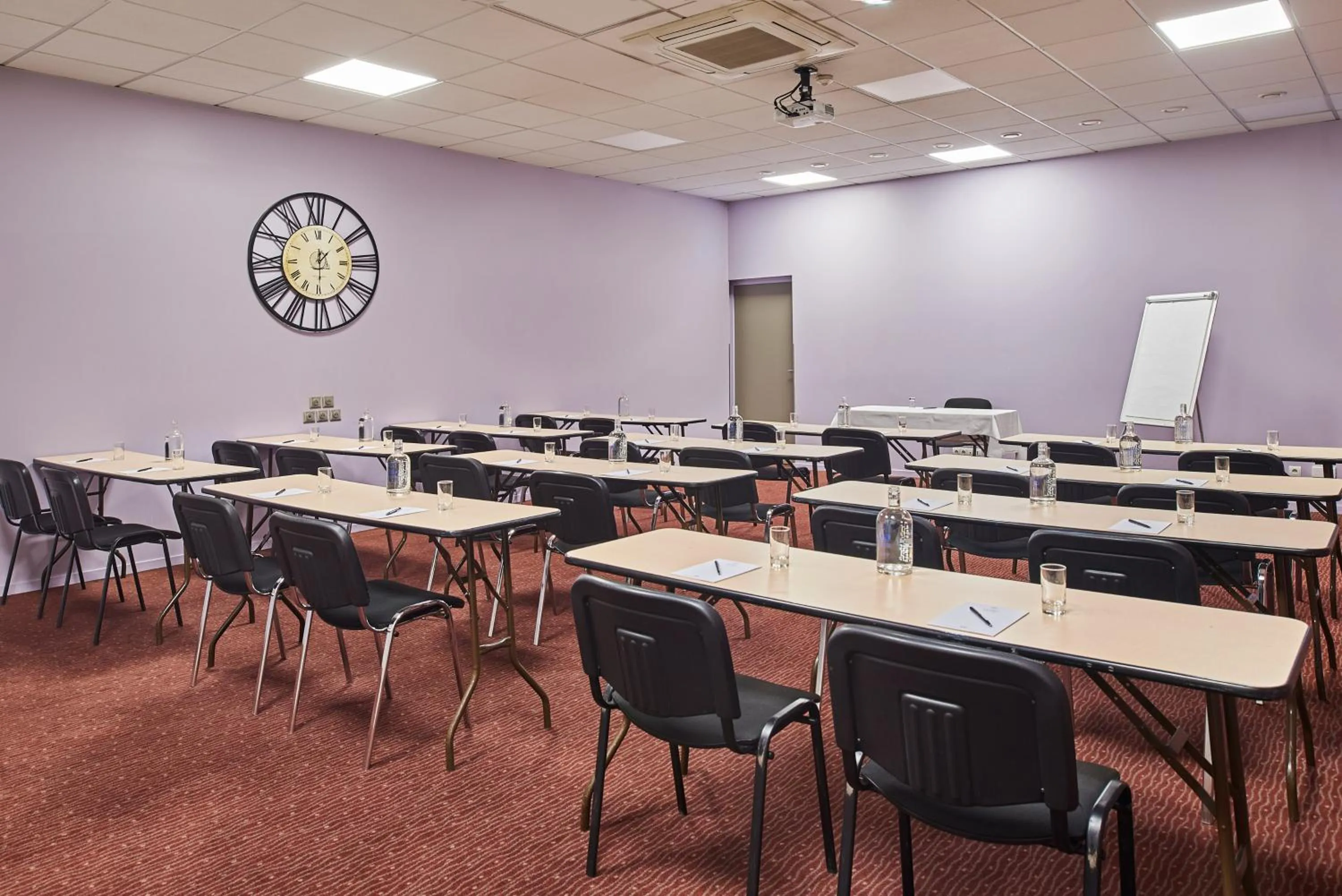 Seating area in Hotel Gatsby by HappyCulture