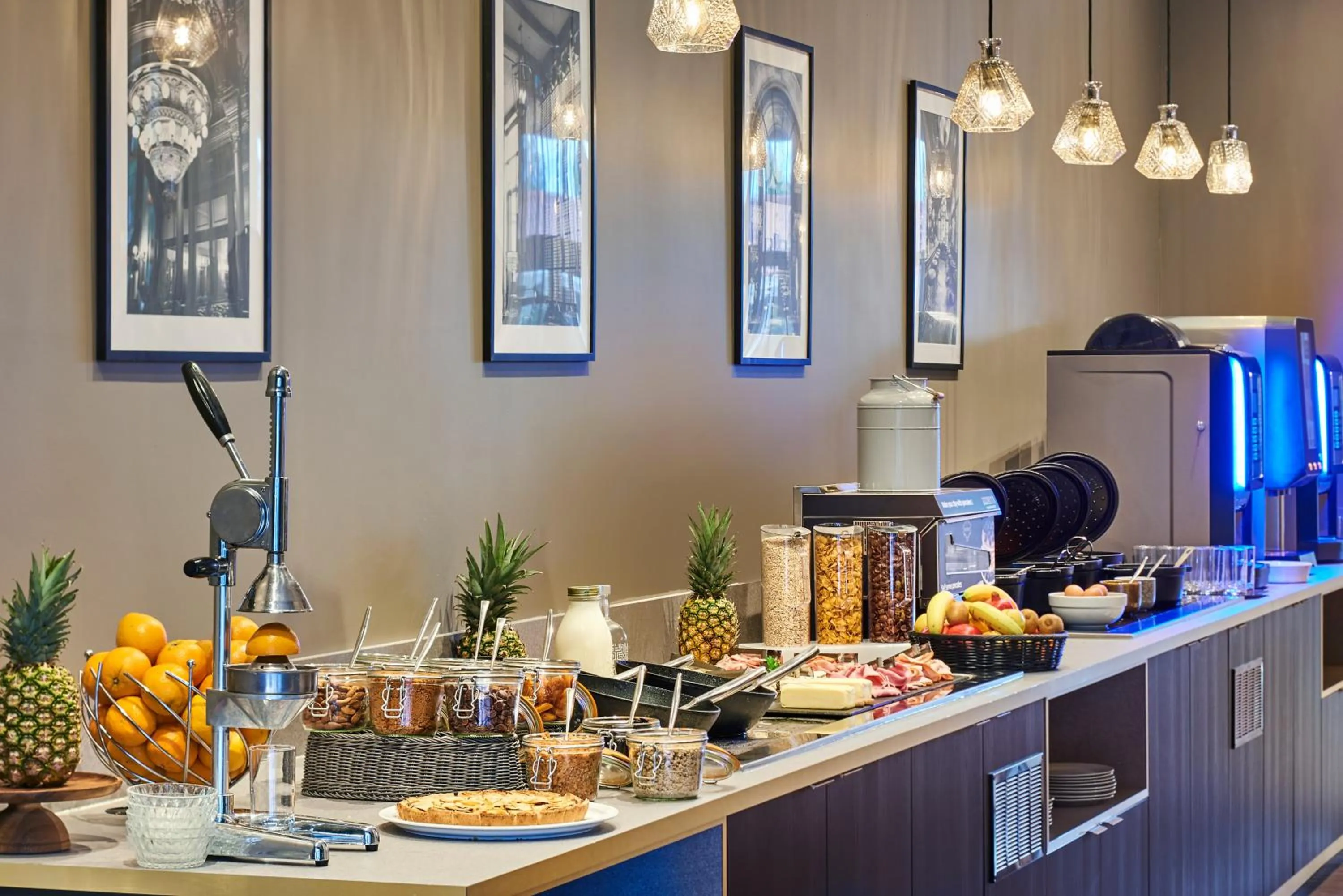 Restaurant/places to eat in Hotel Gatsby by HappyCulture