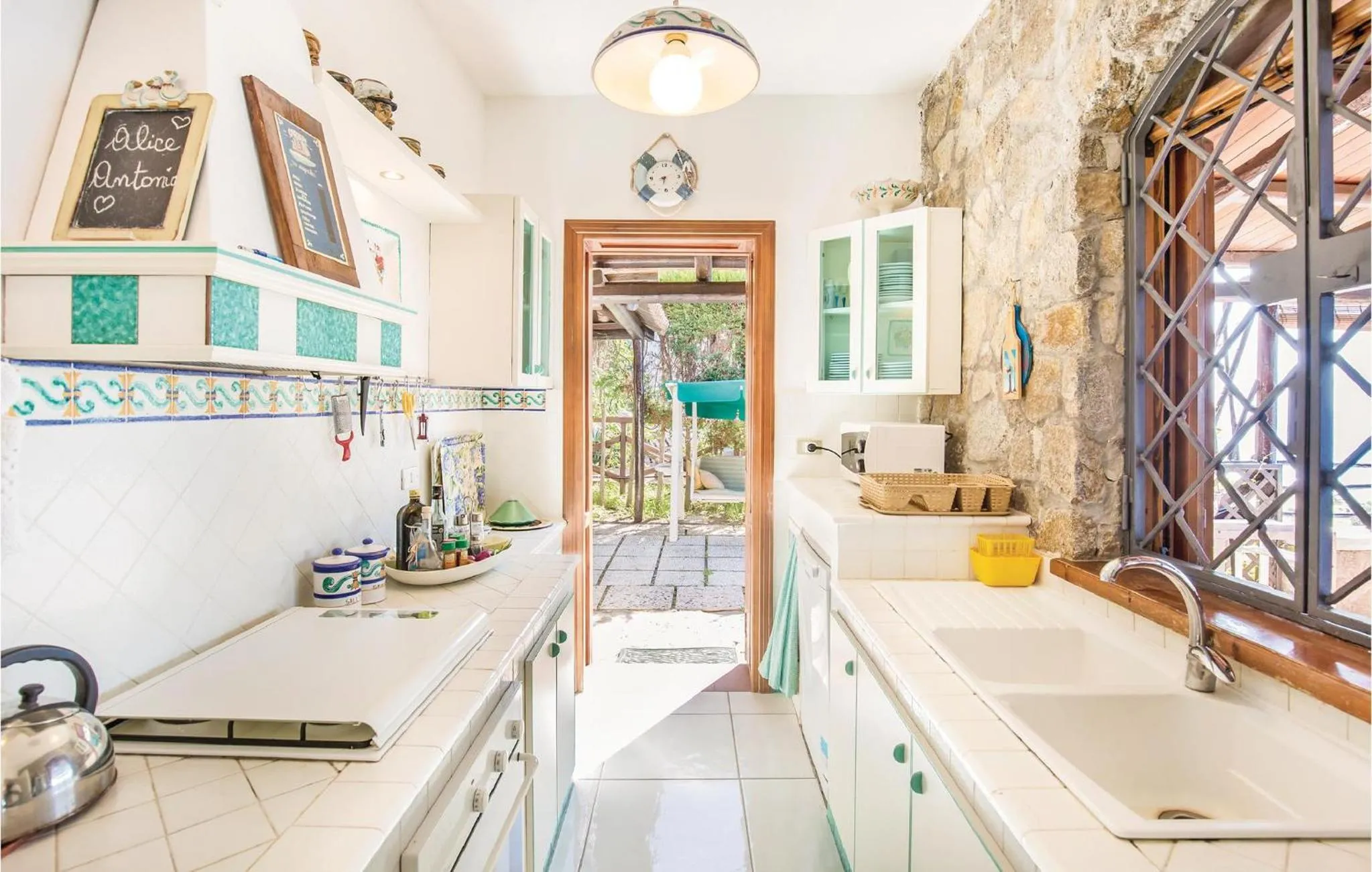 Kitchen or kitchenette in La Canora