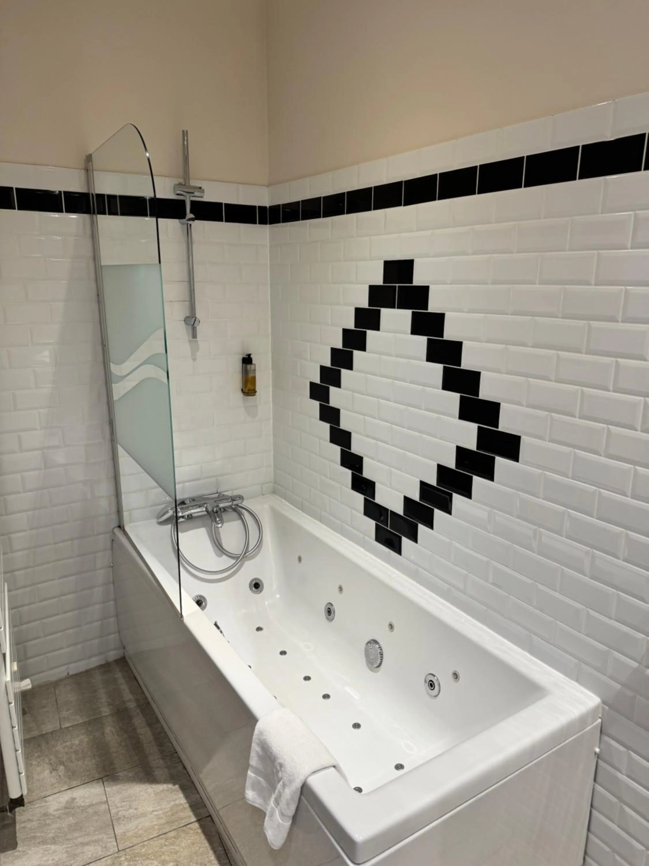 Shower in Europe Hôtel