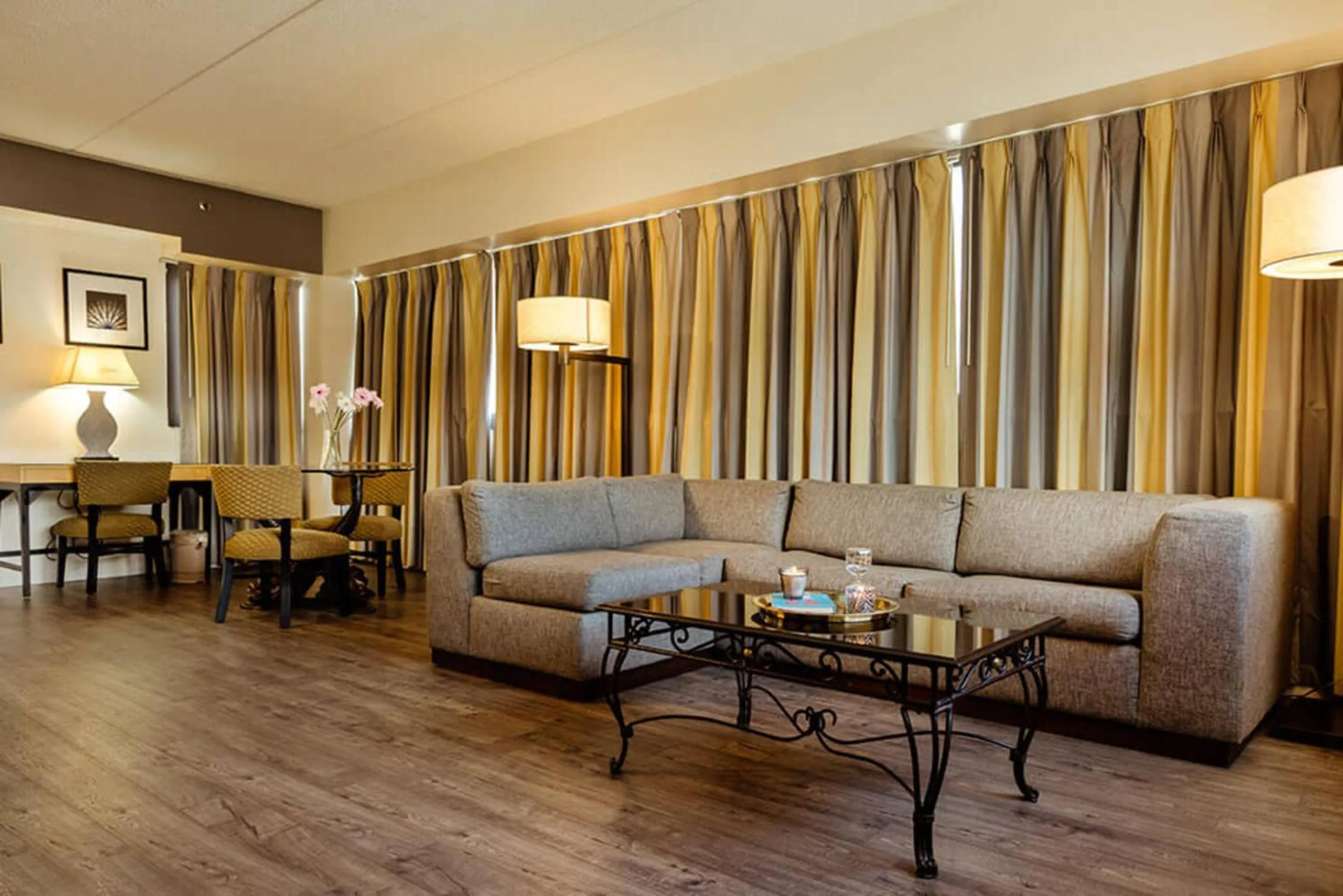 Living room in Stamford Suites