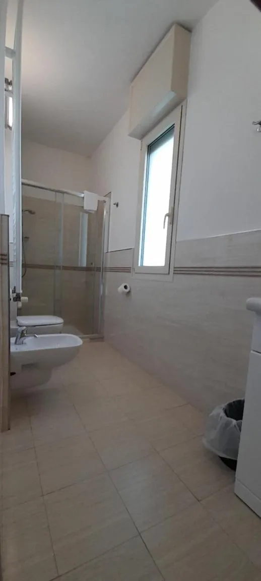 Shower in Hotel Marbella