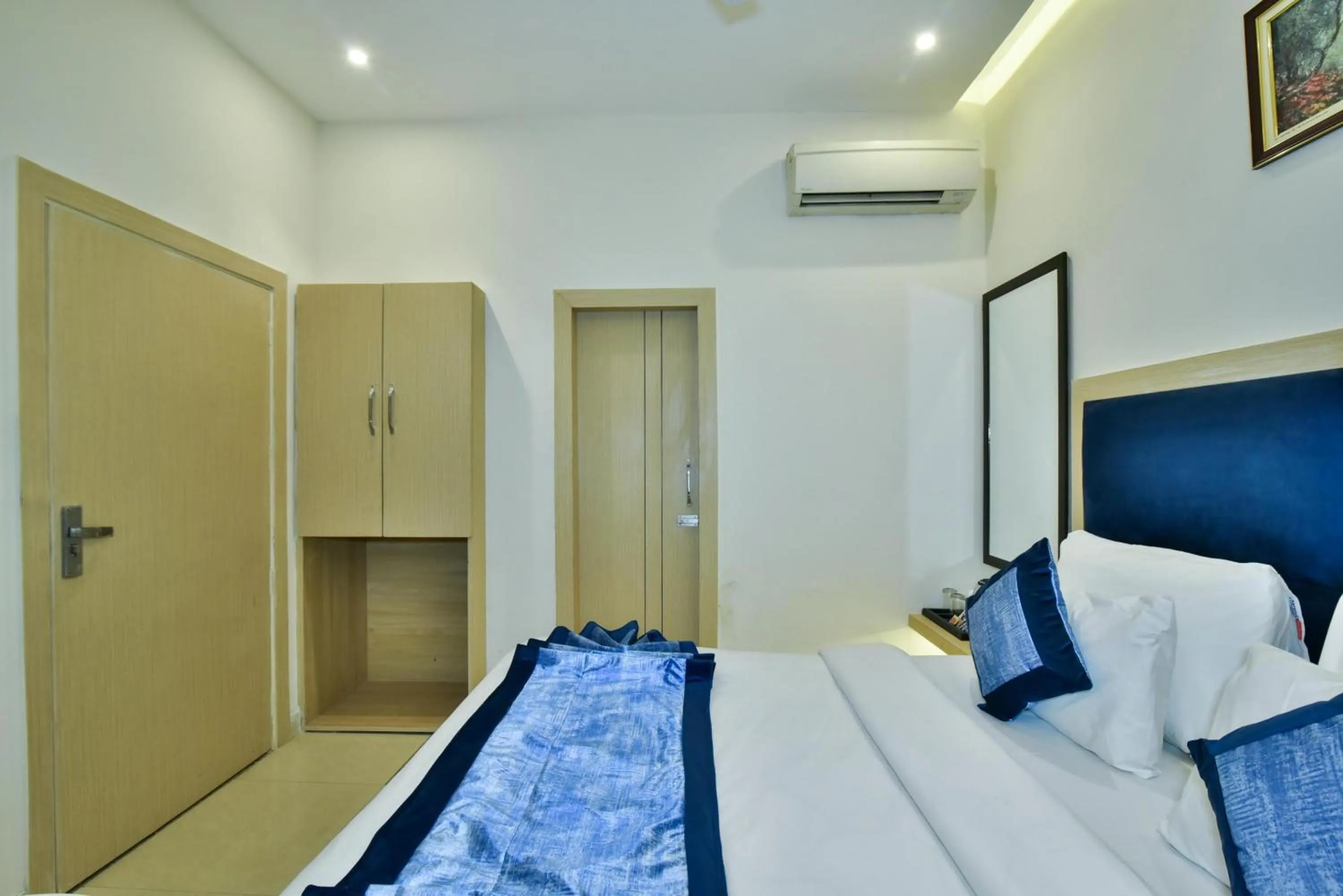 Photo of the whole room, Bed in Hotel Puri Palace