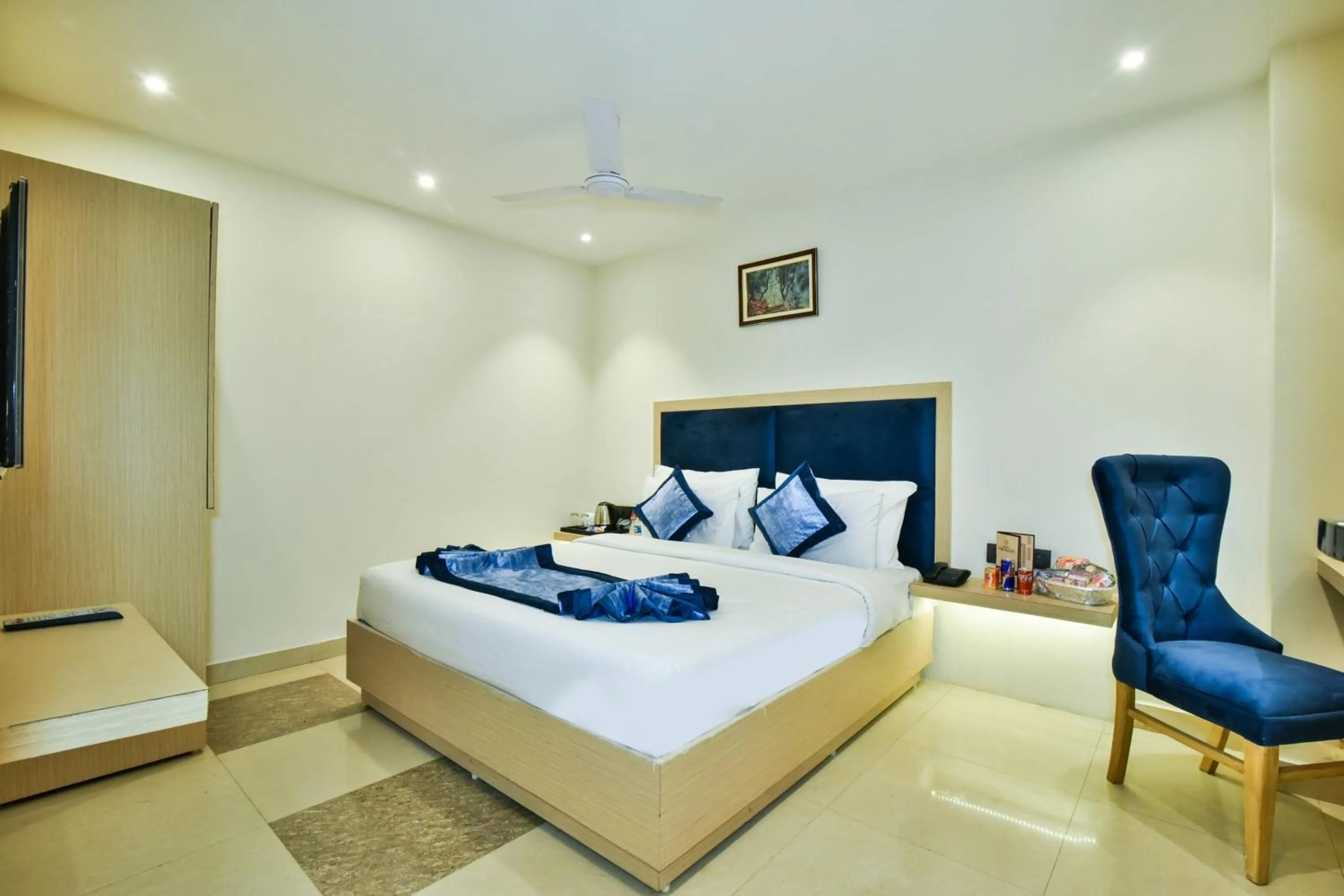 Living room, Bed in Hotel Puri Palace