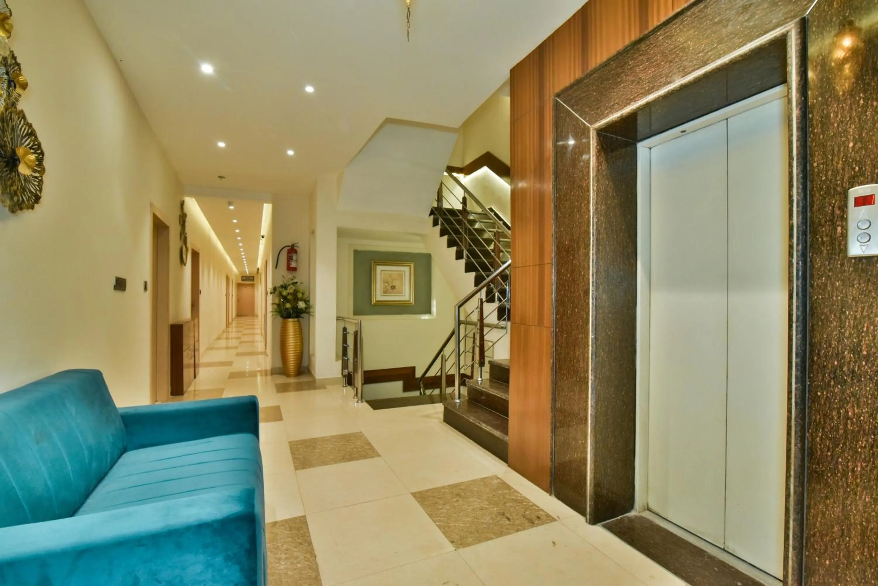 elevator in Hotel Puri Palace