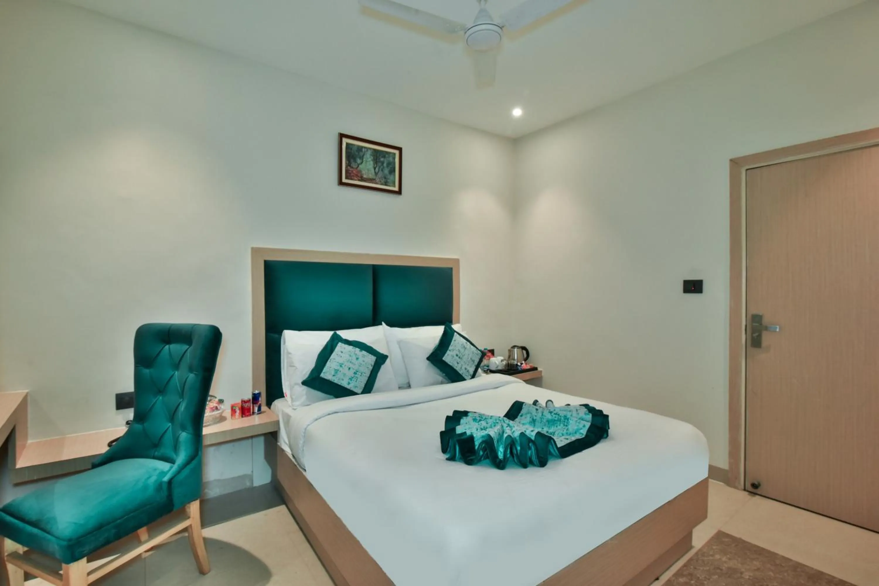 Living room, Bed in Hotel Puri Palace