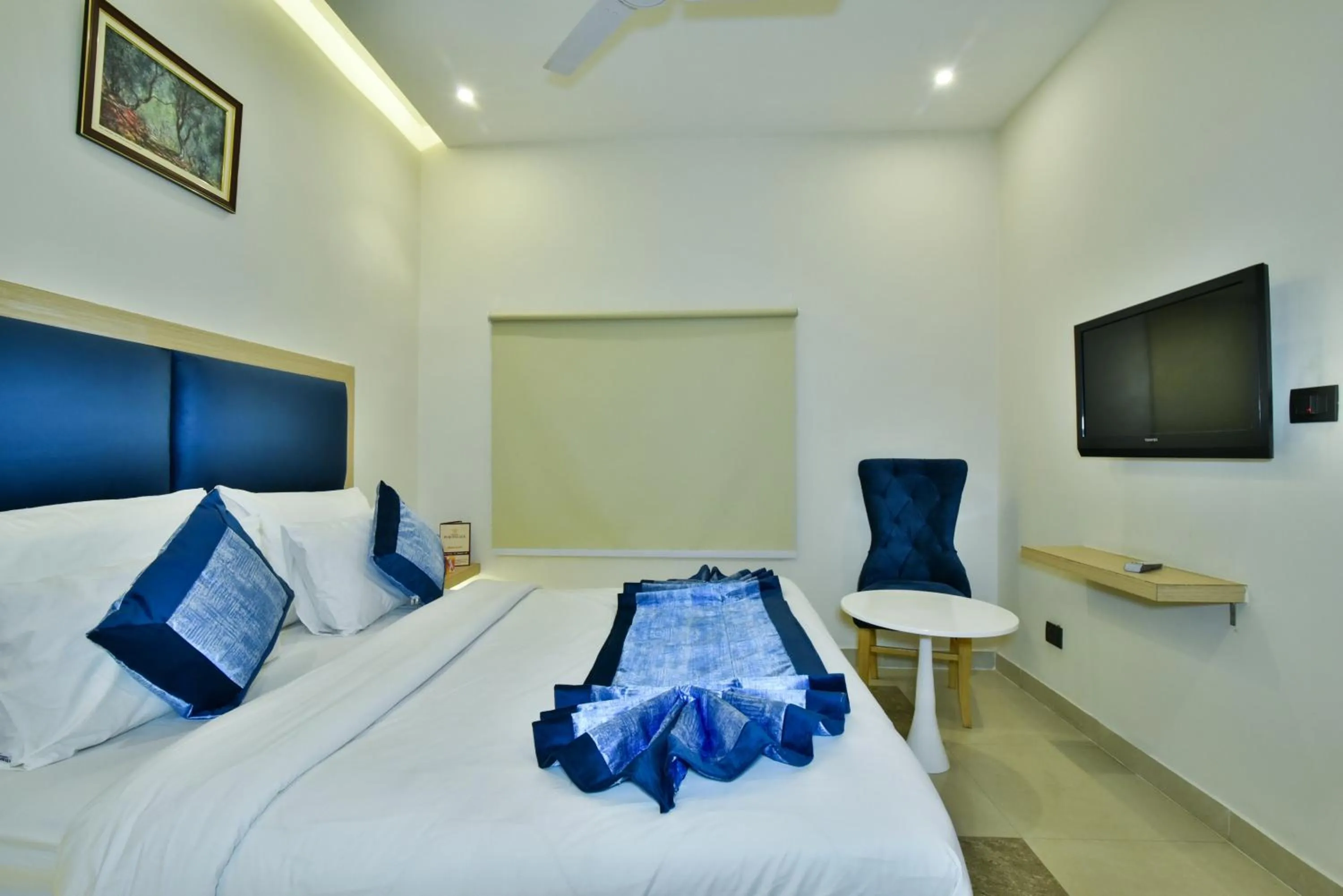 Photo of the whole room, Bed in Hotel Puri Palace