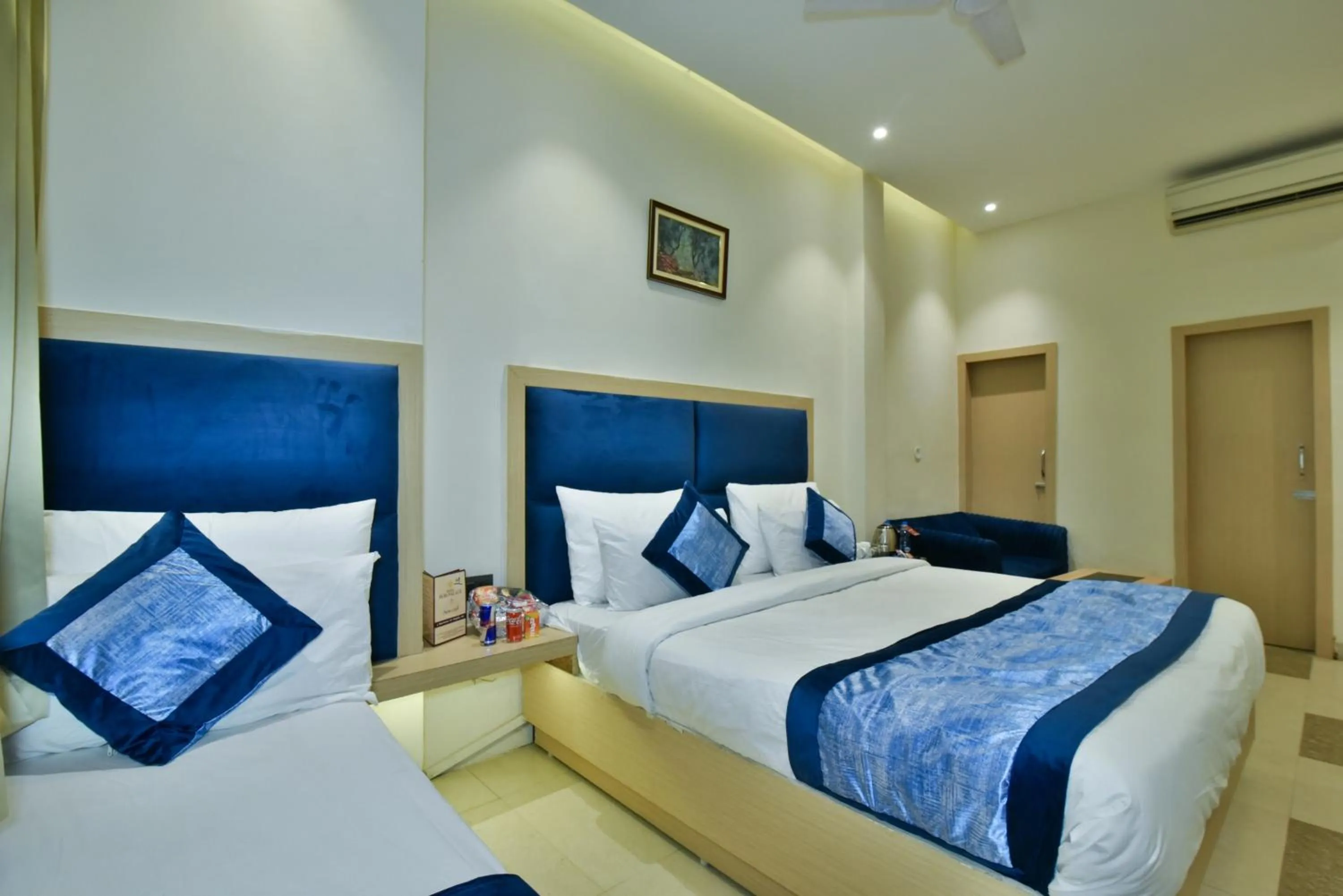 Photo of the whole room, Bed in Hotel Puri Palace