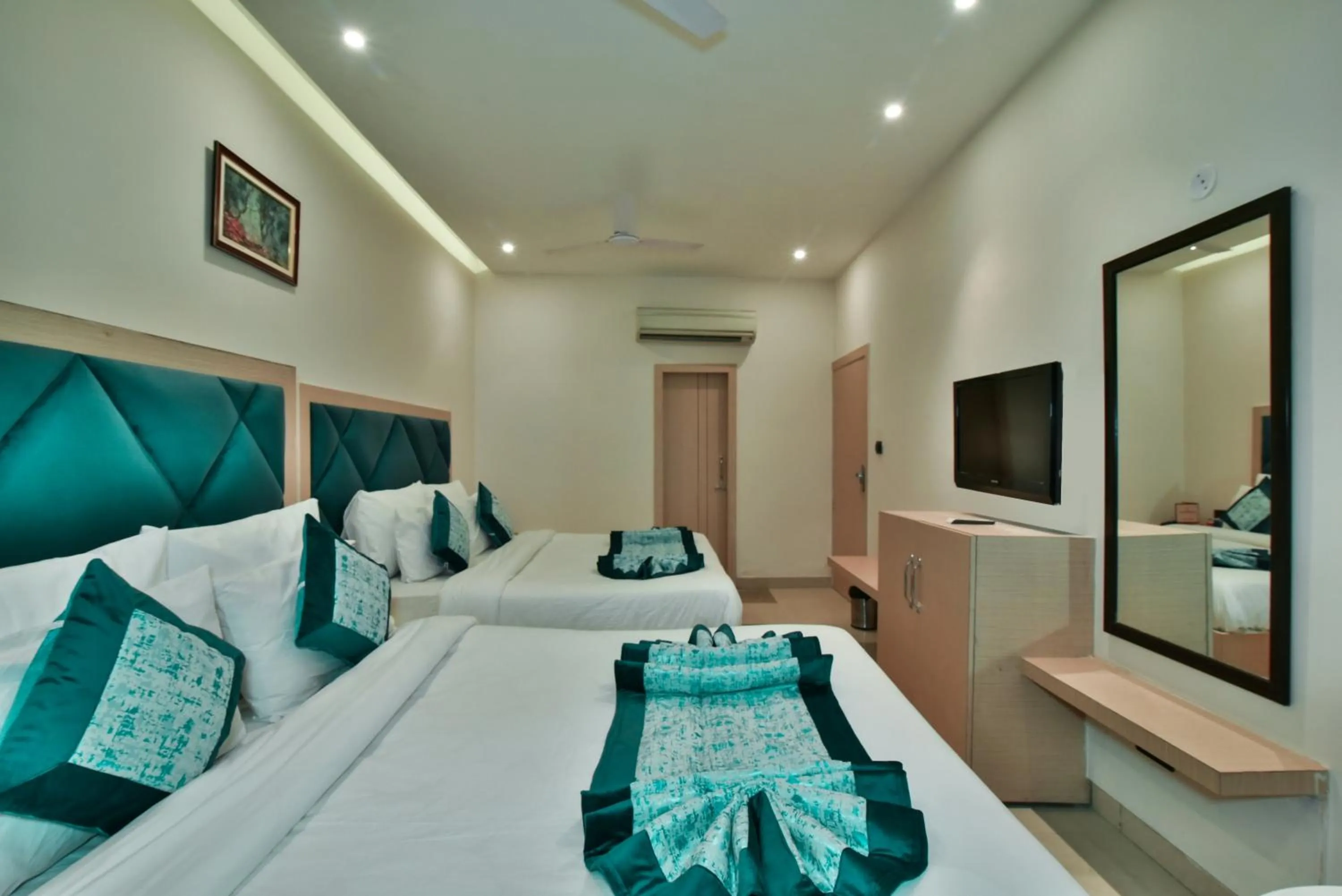 Photo of the whole room, Bed in Hotel Puri Palace