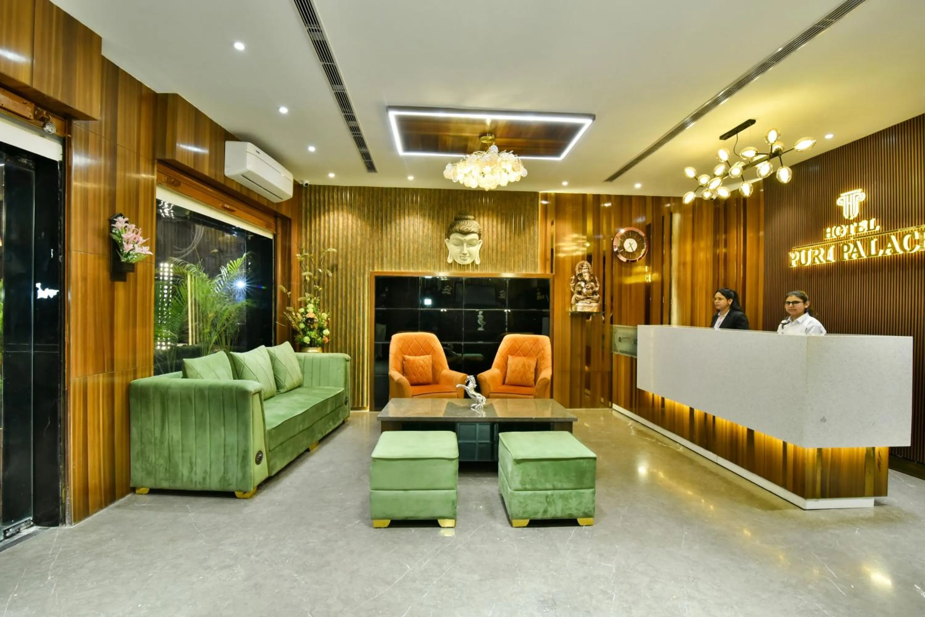 Lobby or reception in Hotel Puri Palace