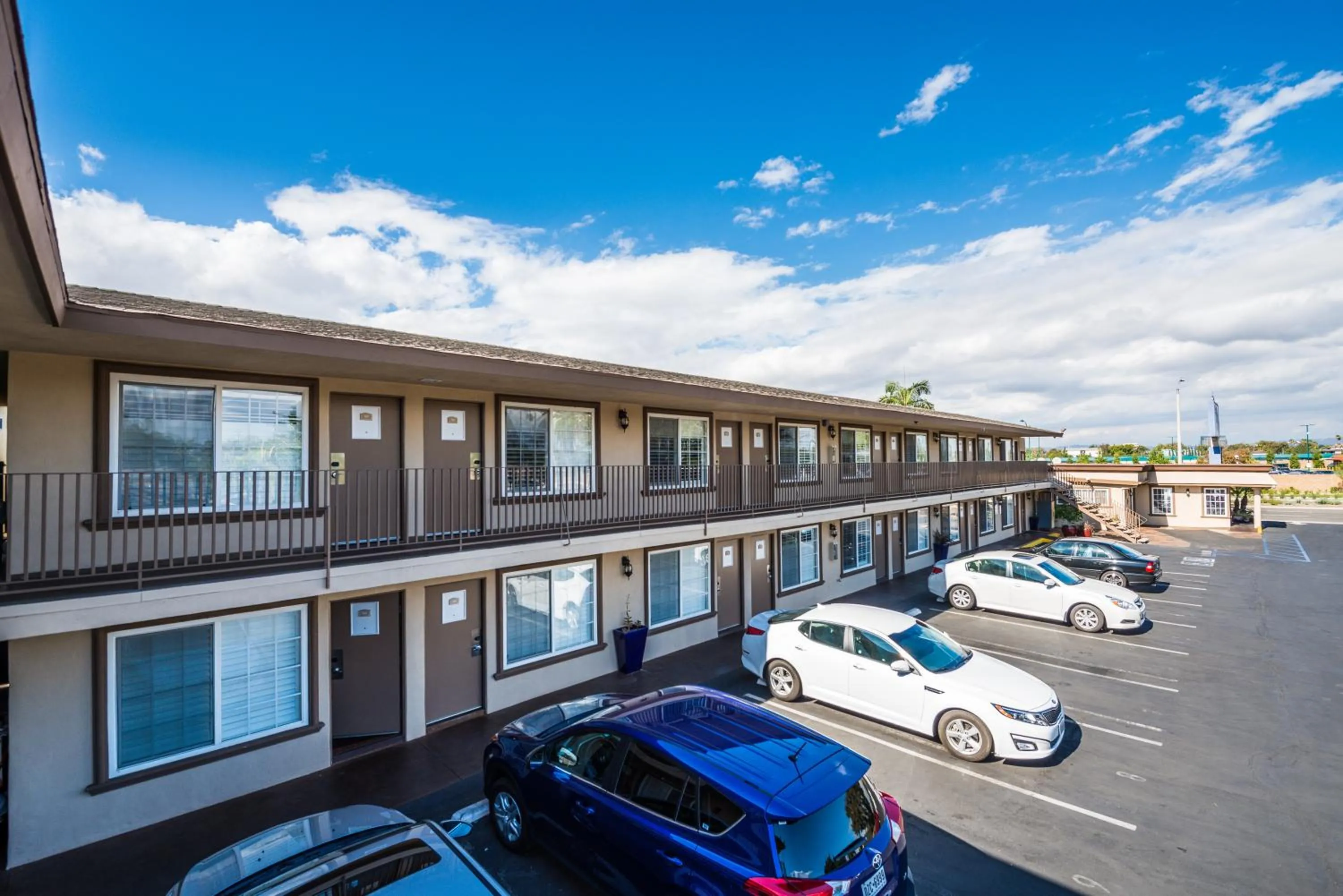 Property building in Hotel 414 Anaheim