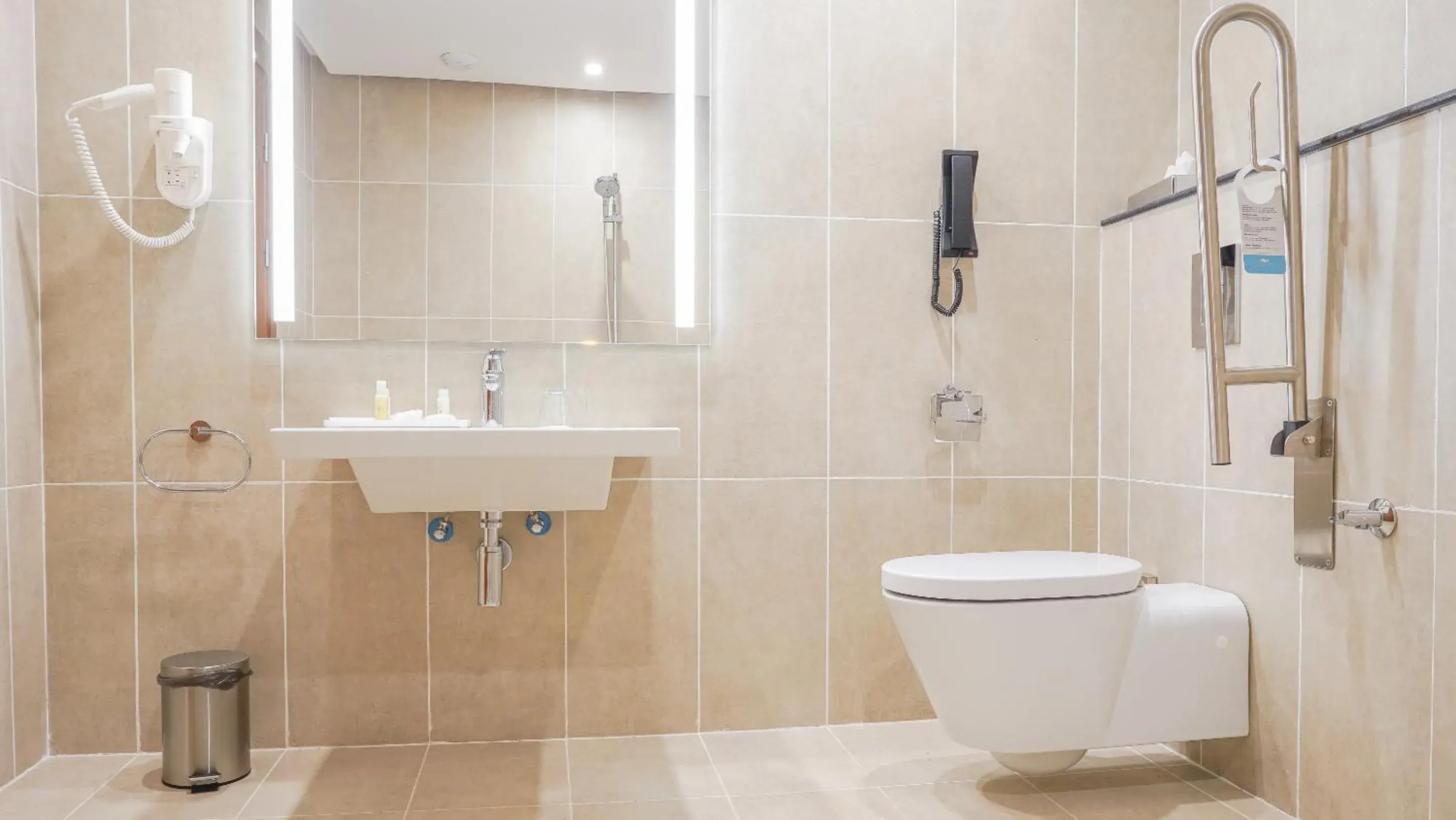 Deluxe King Room - single occupancy in STAR LAND HOTEL BASTOS Deluxe King Room - single occupancy in STAR LAND HOTEL BASTOS