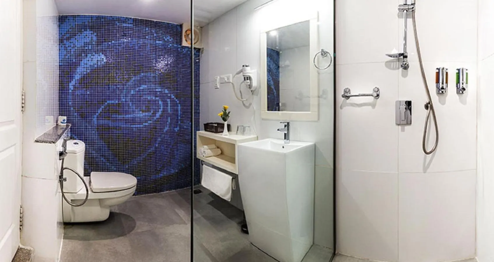 Bathroom in Grande Bay Resort and Spa Mamallapuram