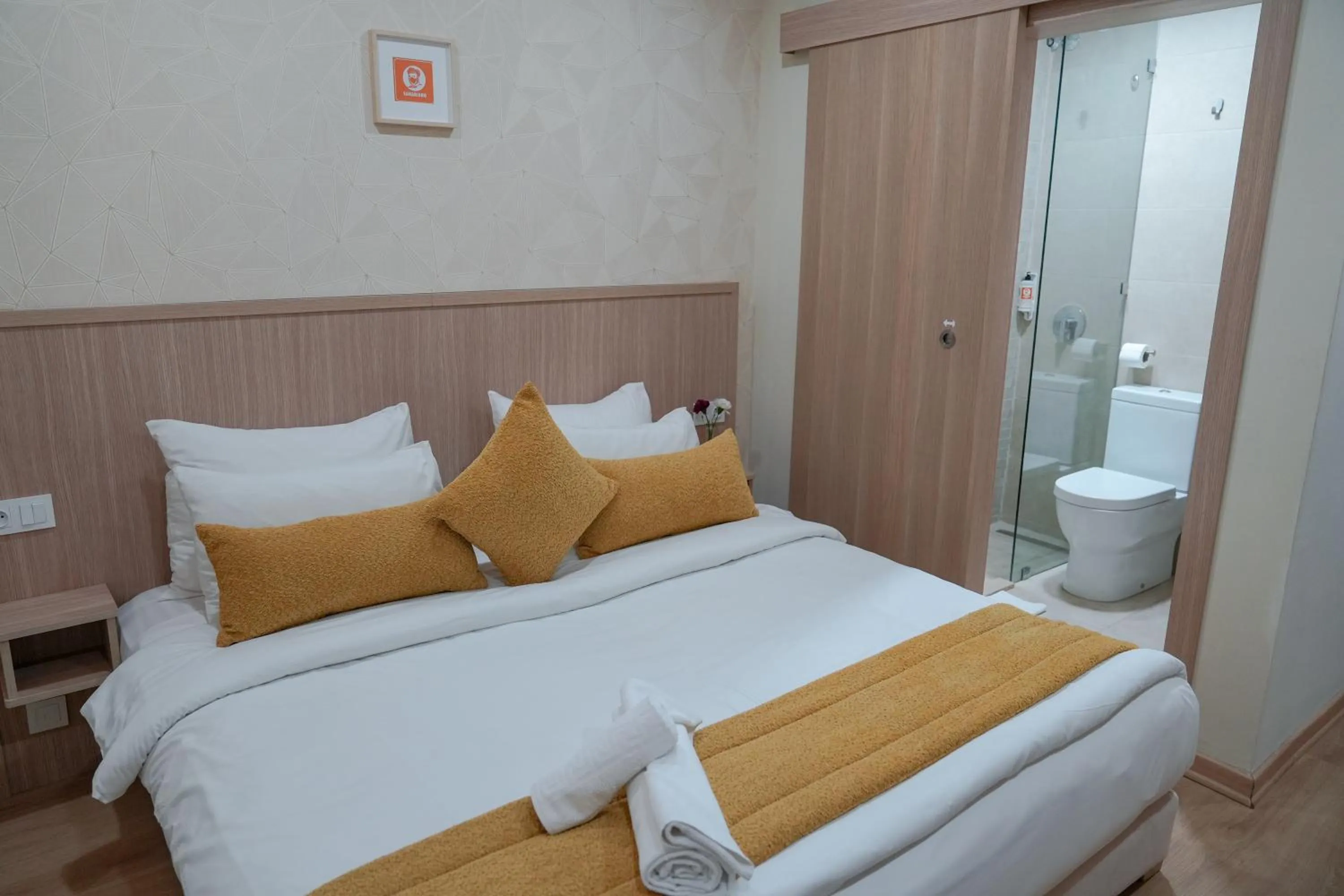 Bathroom, Bed in Sahariano hotel City Center