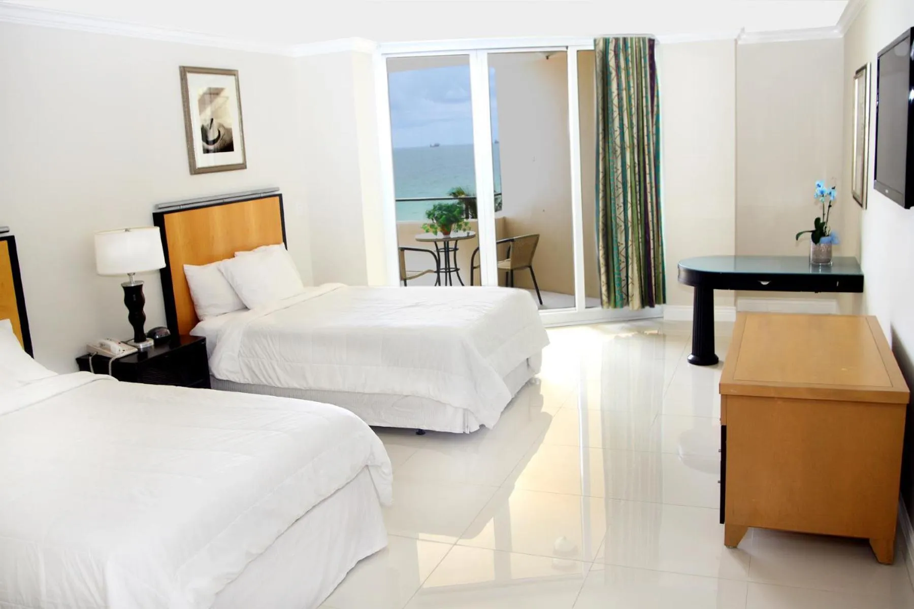 Hotel Room in Ocean Manor Beach Resort