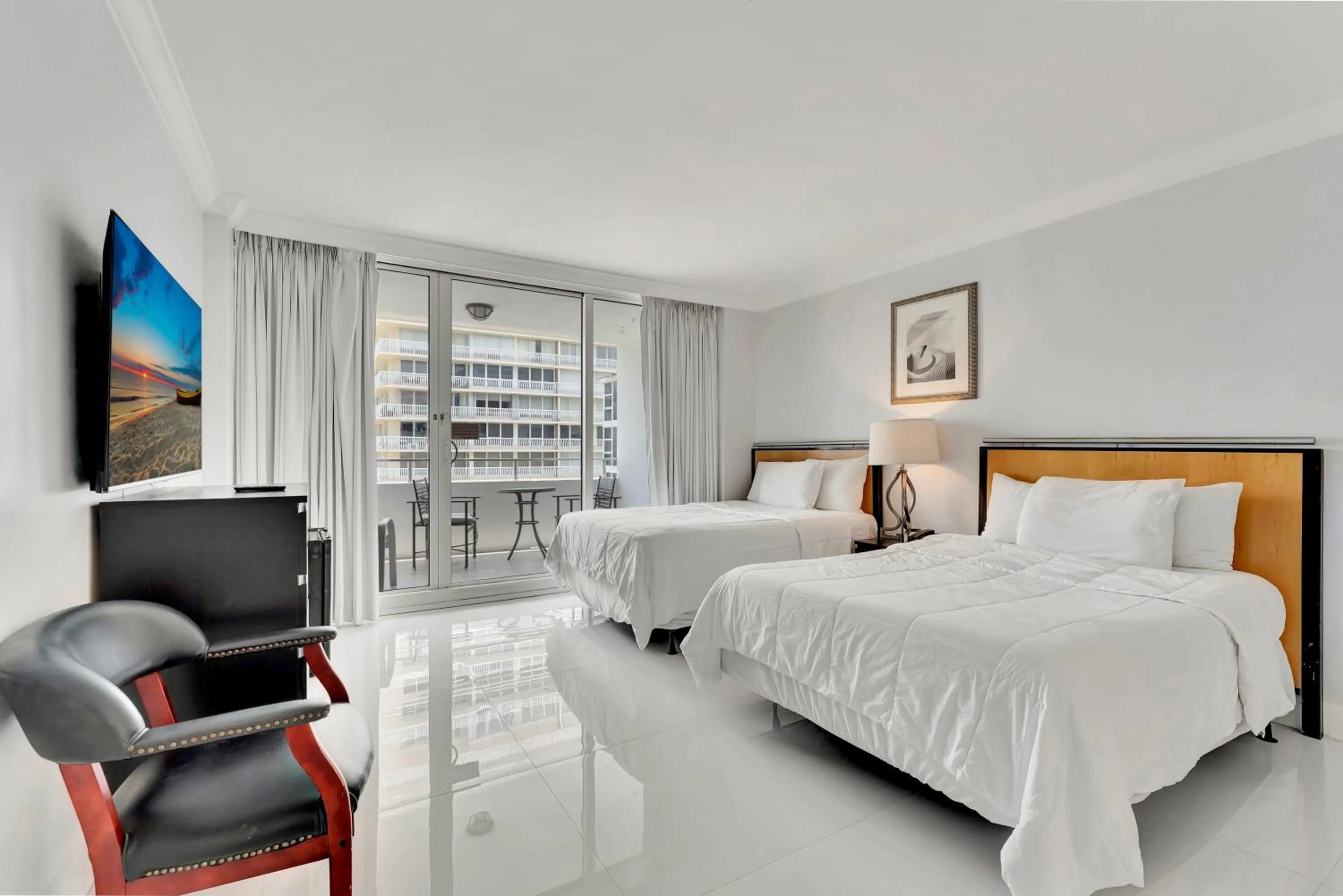 Bed in Ocean Manor Beach Resort