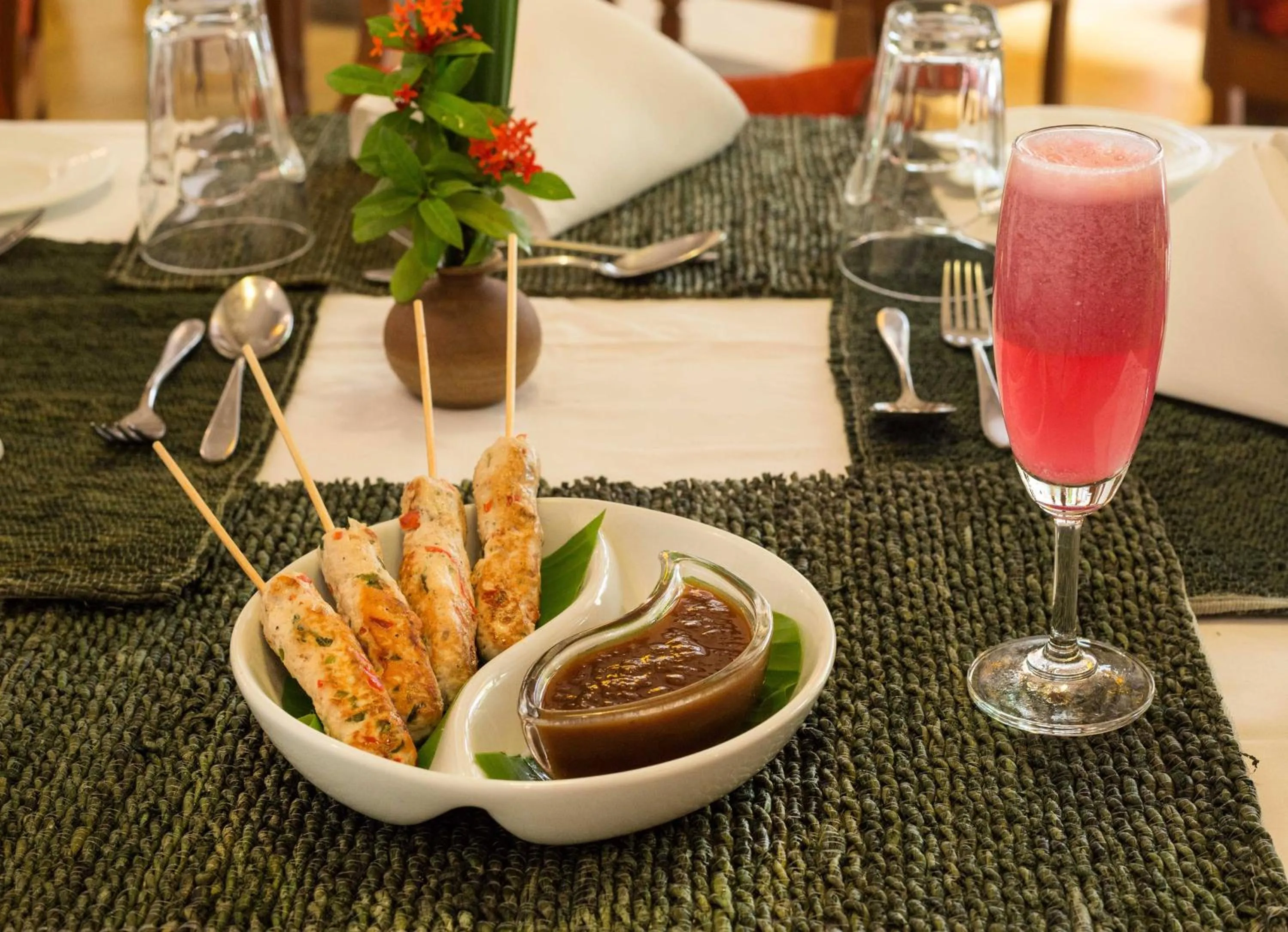 Food and drinks in Maison Perumal Pondicherry - A CGH Earth Experience