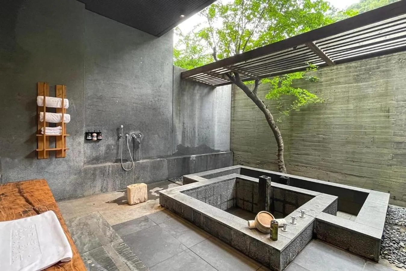 Shower in Onsen Papawaqa