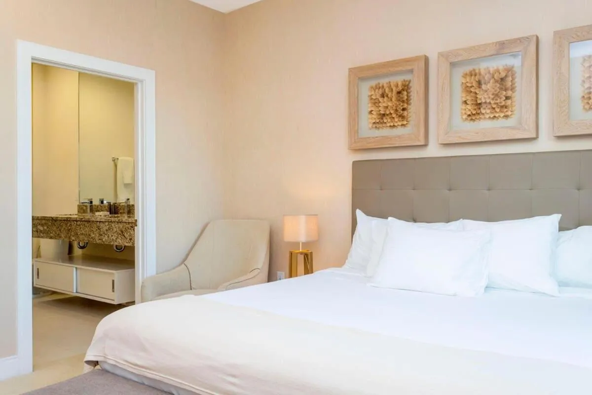 Bed in Stunning 4Bd Close to Disney @ Magic Village 7614