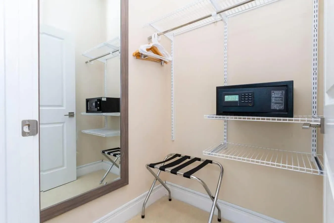 Stunning 4Bd Close to Disney @ Magic Village 7614