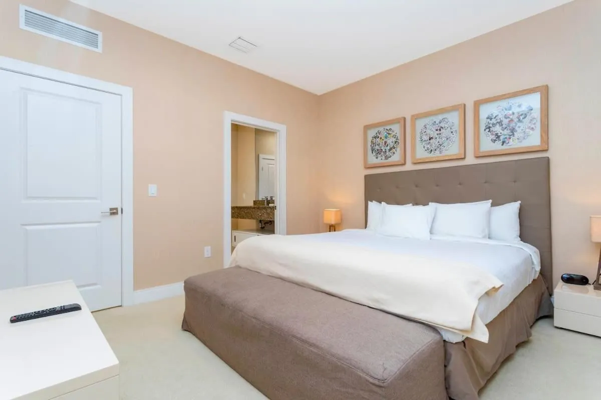 Bed in Stunning 4Bd Close to Disney @ Magic Village 7614