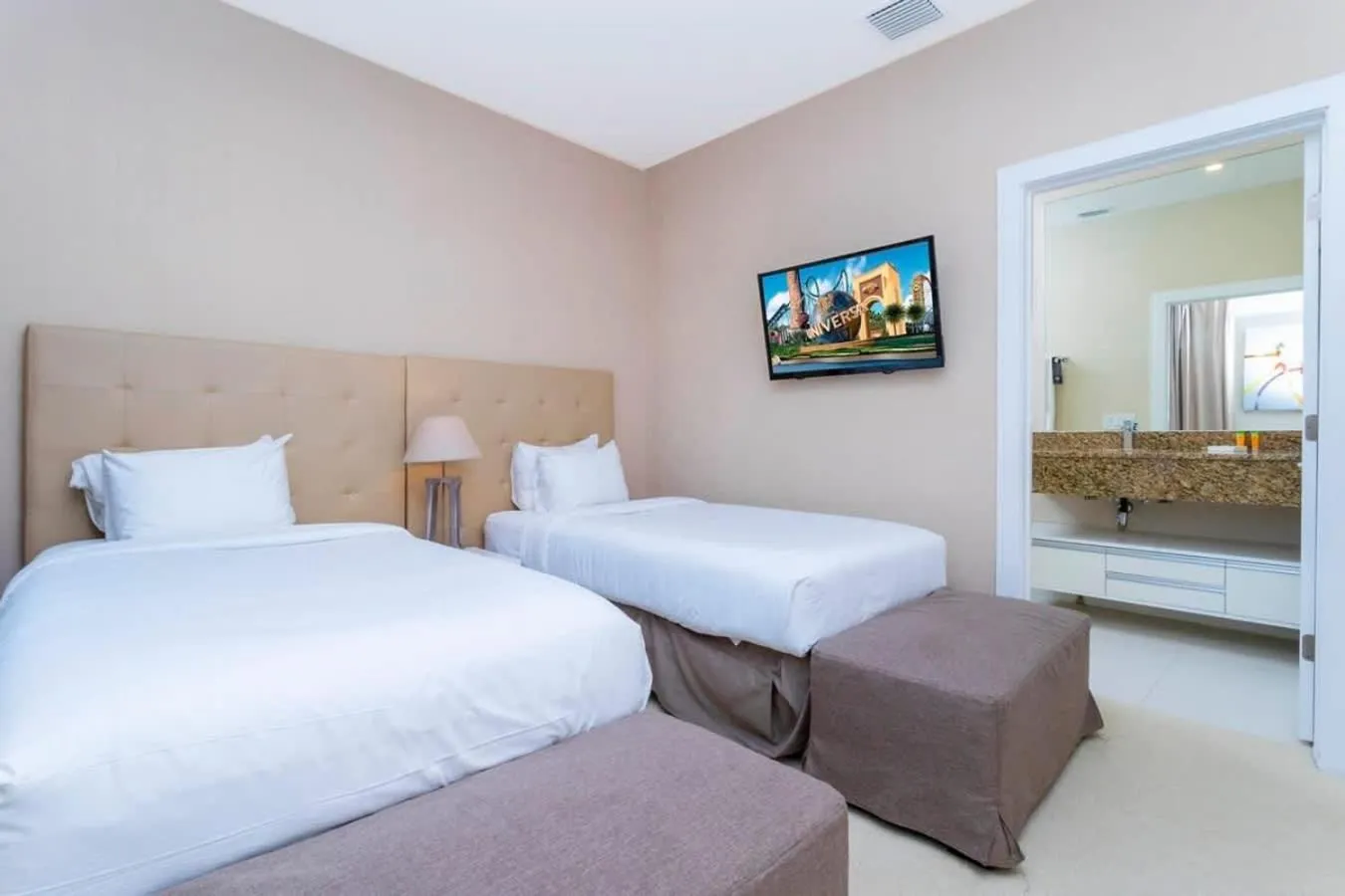 Bed in Stunning 4Bd Close to Disney @ Magic Village 7614