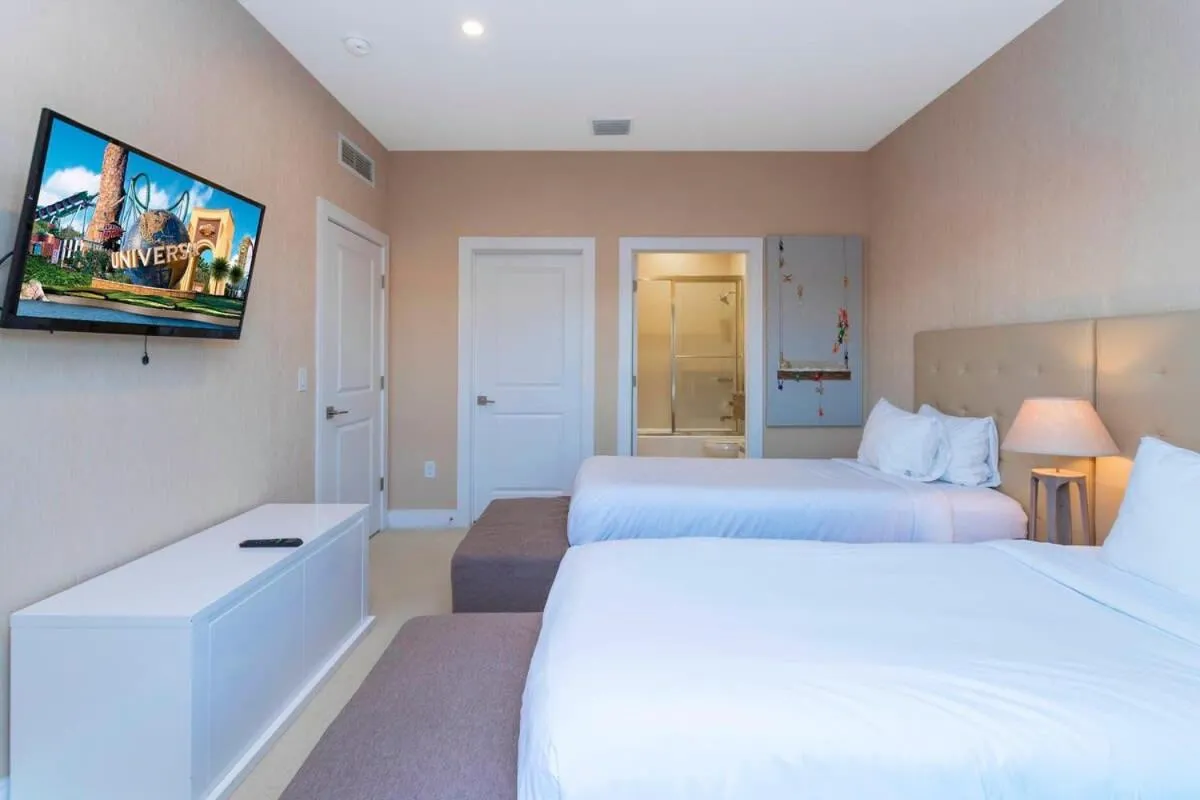 Bed in Stunning 4Bd Close to Disney @ Magic Village 7614