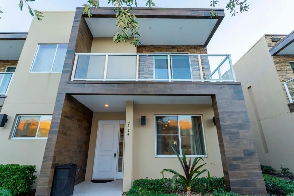 Stunning 4Bd Close to Disney @ Magic Village 7614