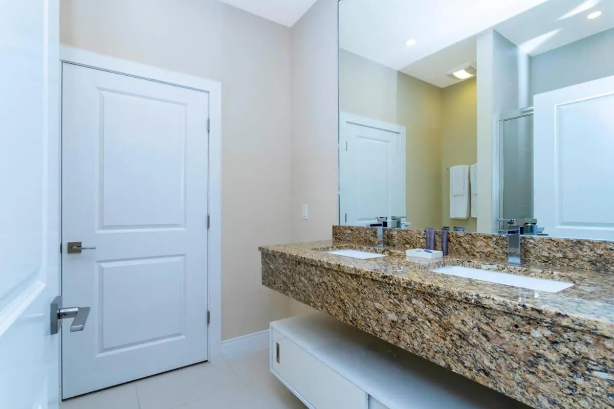 Stunning 4Bd Close to Disney @ Magic Village 7614