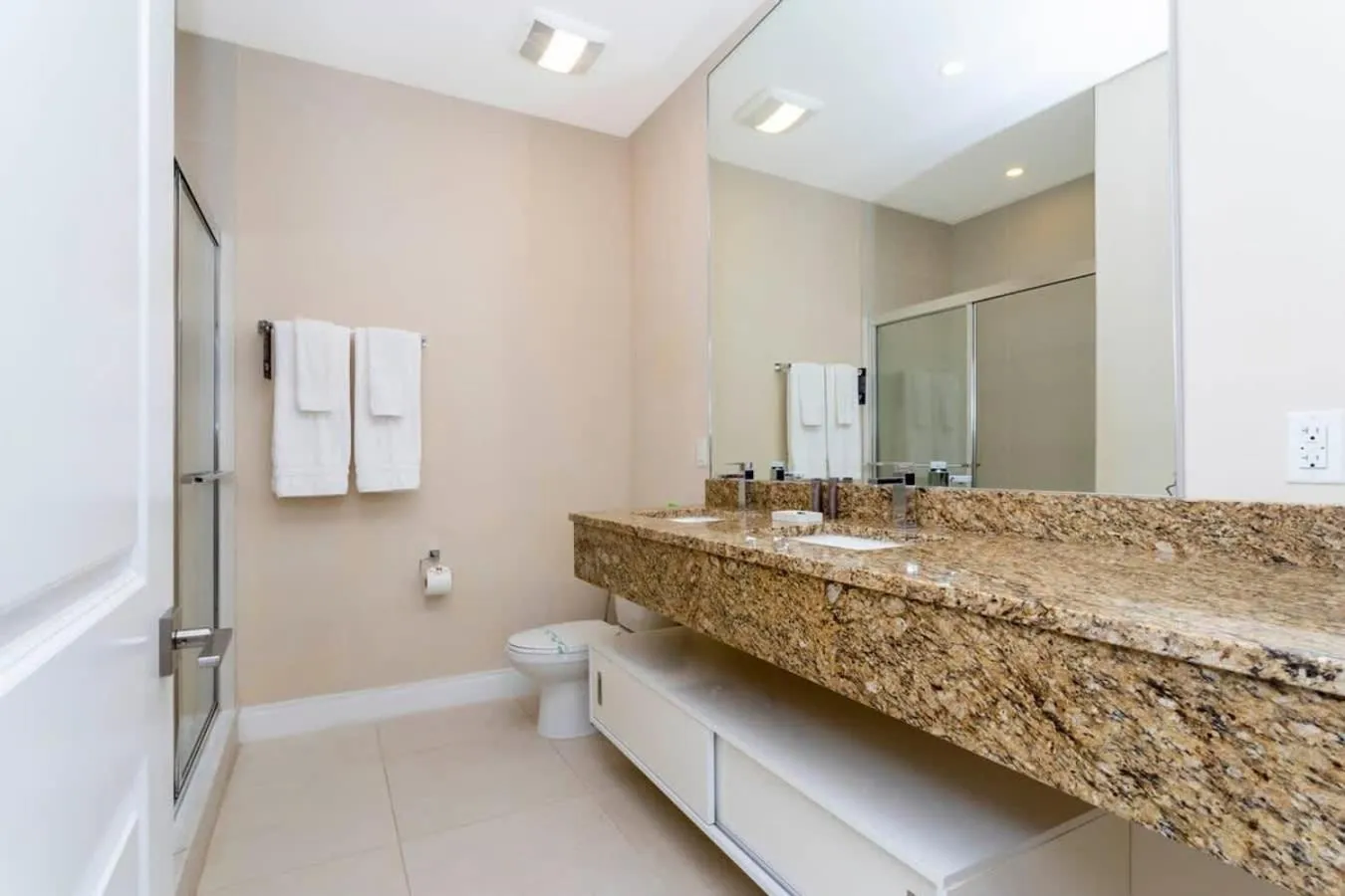 Stunning 4Bd Close to Disney @ Magic Village 7614