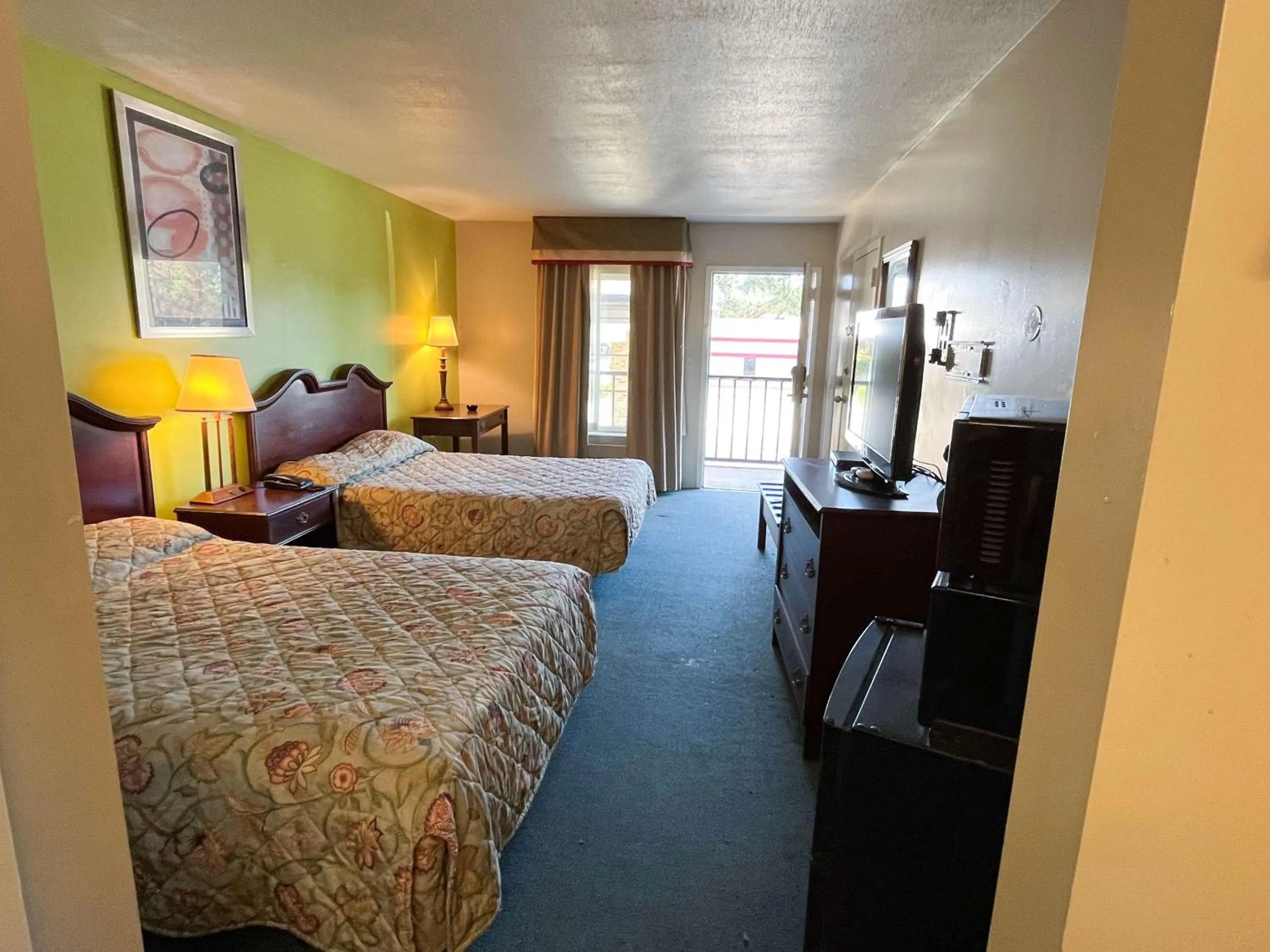 Bedroom, Bed in Motel 6 Bracey, VA I 85