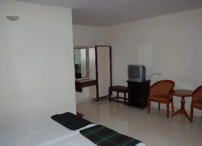 Bird's eye view, Bed in Hotel Maya Deluxe