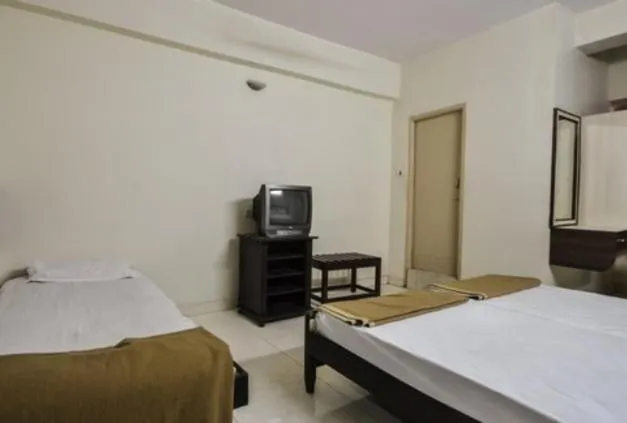 Photo of the whole room, Bed in Hotel Maya Deluxe