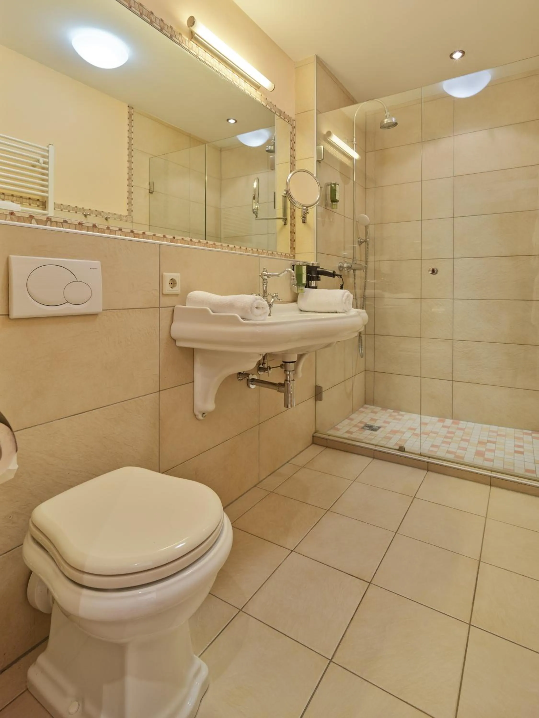 Bathroom in Wellness Aparthotel Panorama Alpin - Ferienwohnungen Jerzens im Pitztal