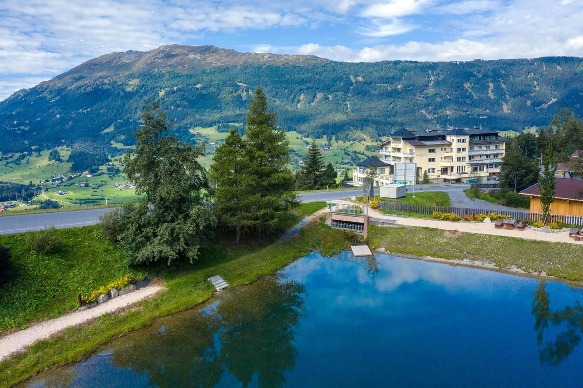 Property building in Wellness Aparthotel Panorama Alpin - Ferienwohnungen Jerzens im Pitztal