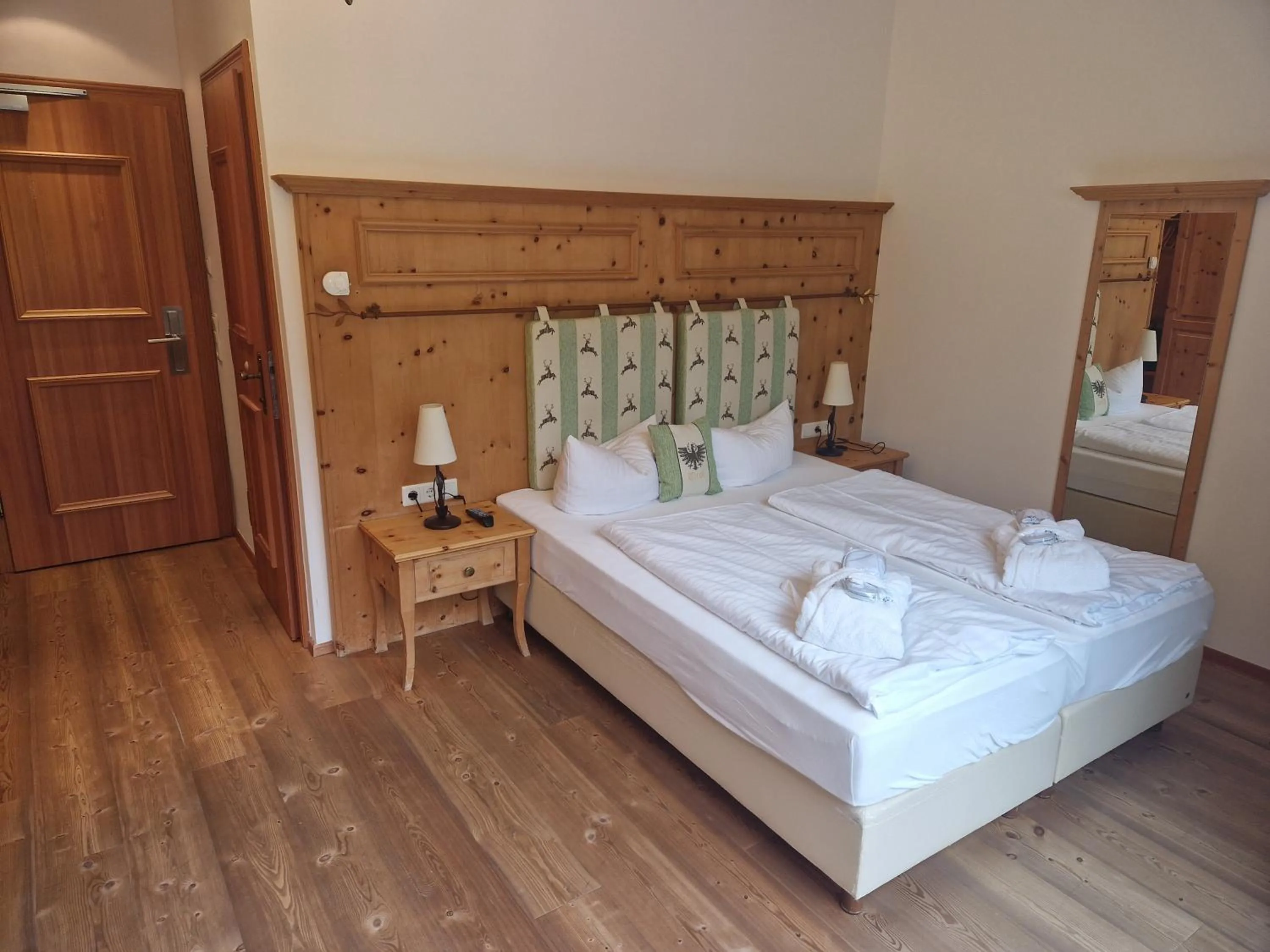 Bed in Wellness Aparthotel Panorama Alpin - Ferienwohnungen Jerzens im Pitztal