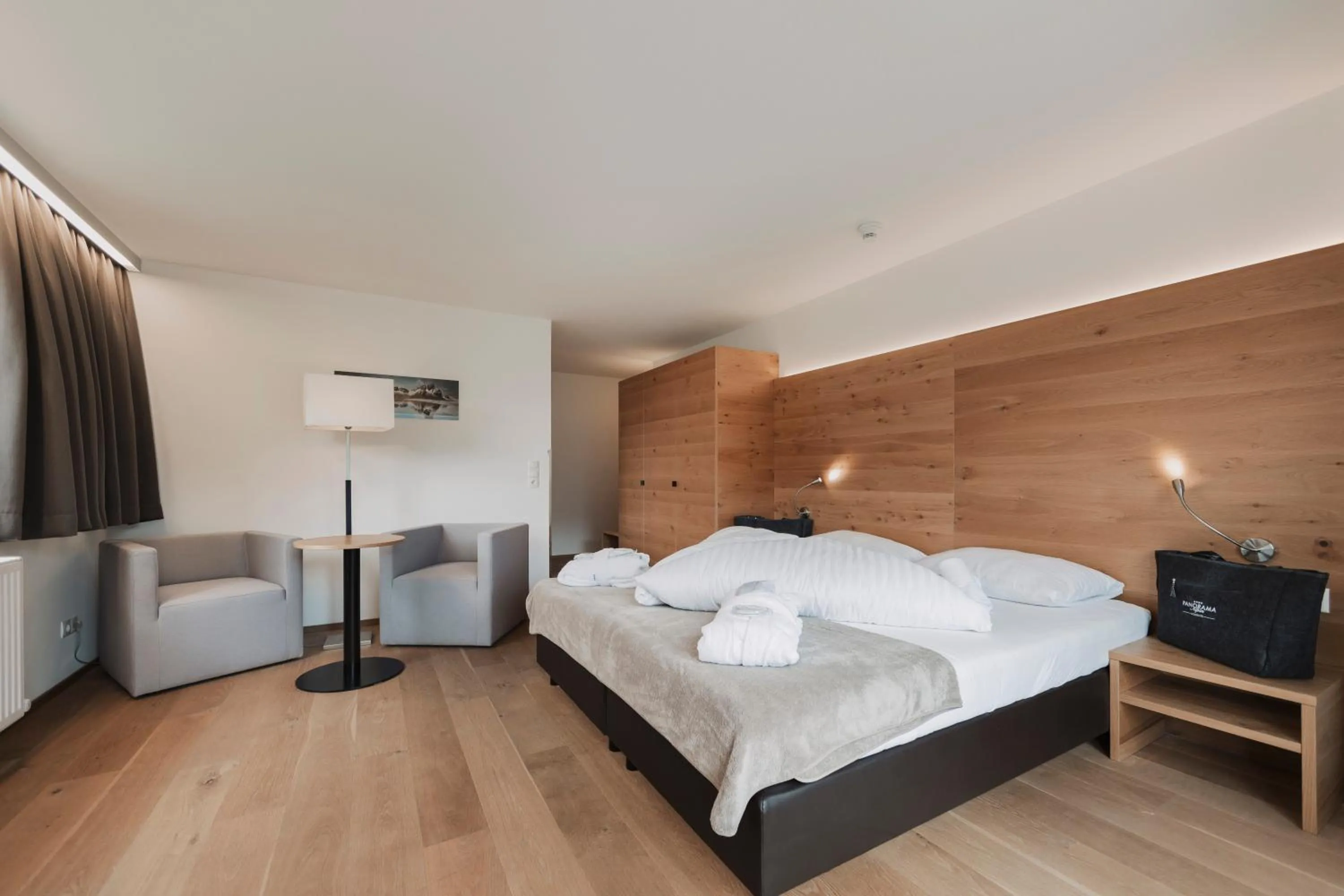 Bedroom, Bed in Wellness Aparthotel Panorama Alpin - Ferienwohnungen Jerzens im Pitztal